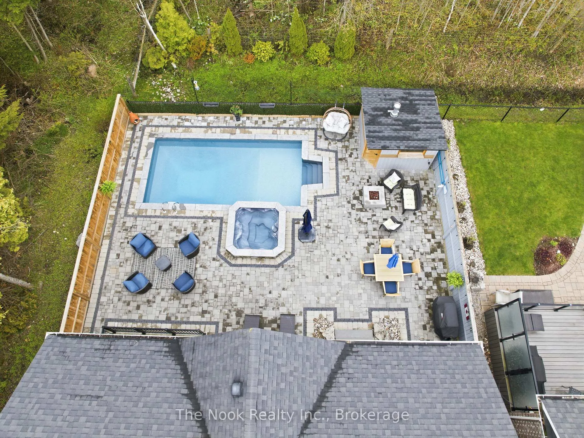 Photo 48 of 92 Holyrod Drive, Clarington, Courtice — HOMEH