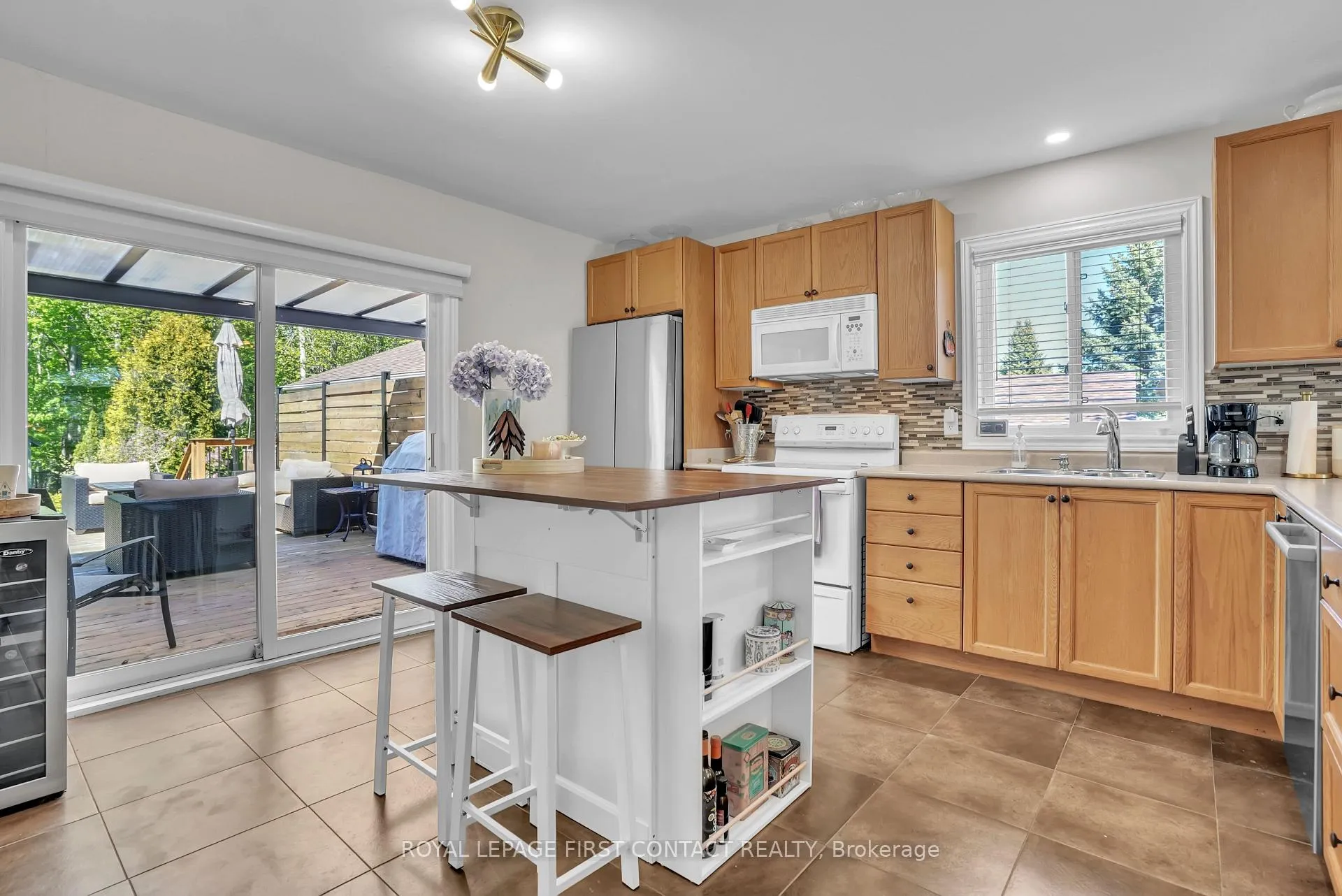 Photo 9 of 163 Emms Drive, Barrie, Holly — HOMEH