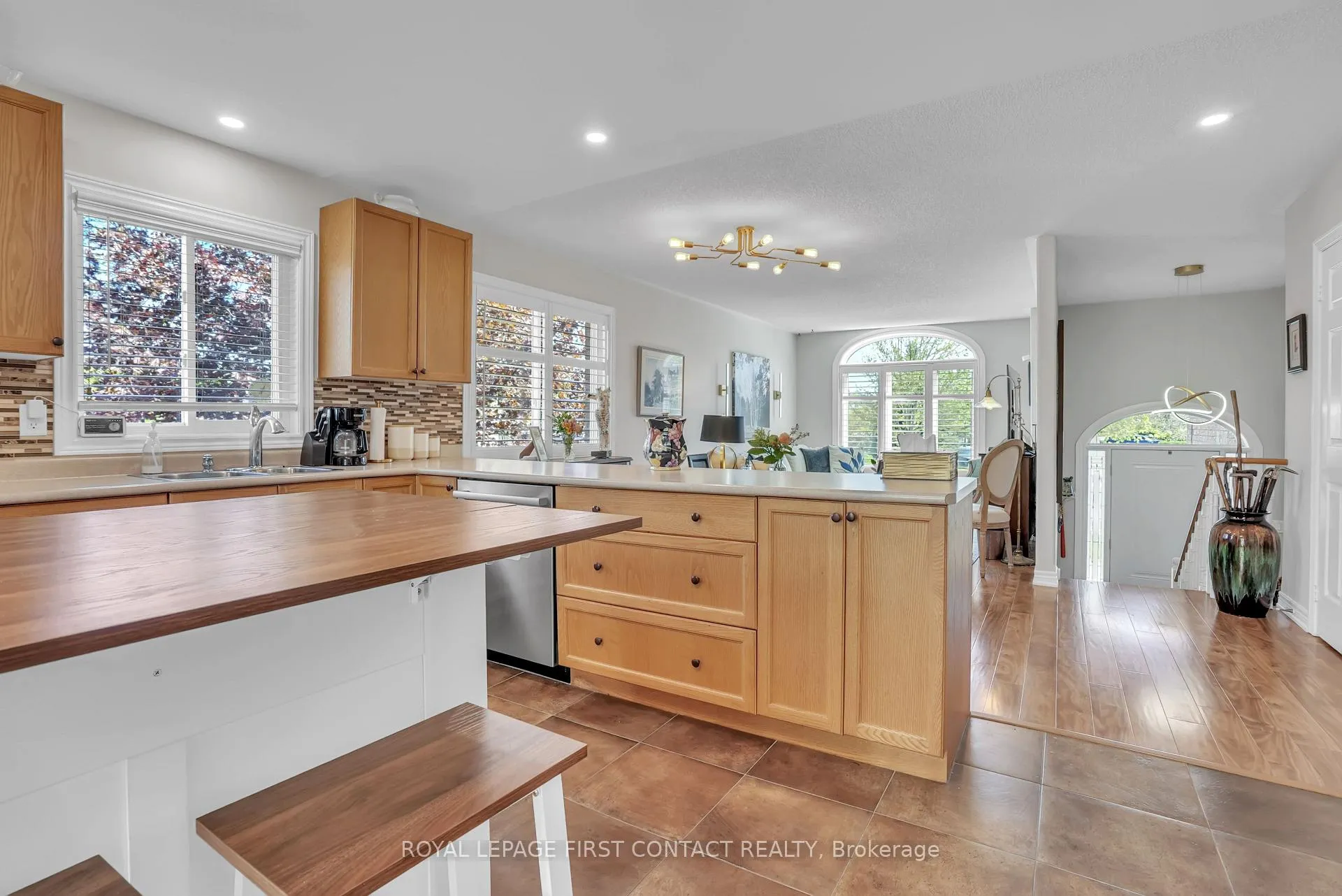 Photo 13 of 163 Emms Drive, Barrie, Holly — HOMEH