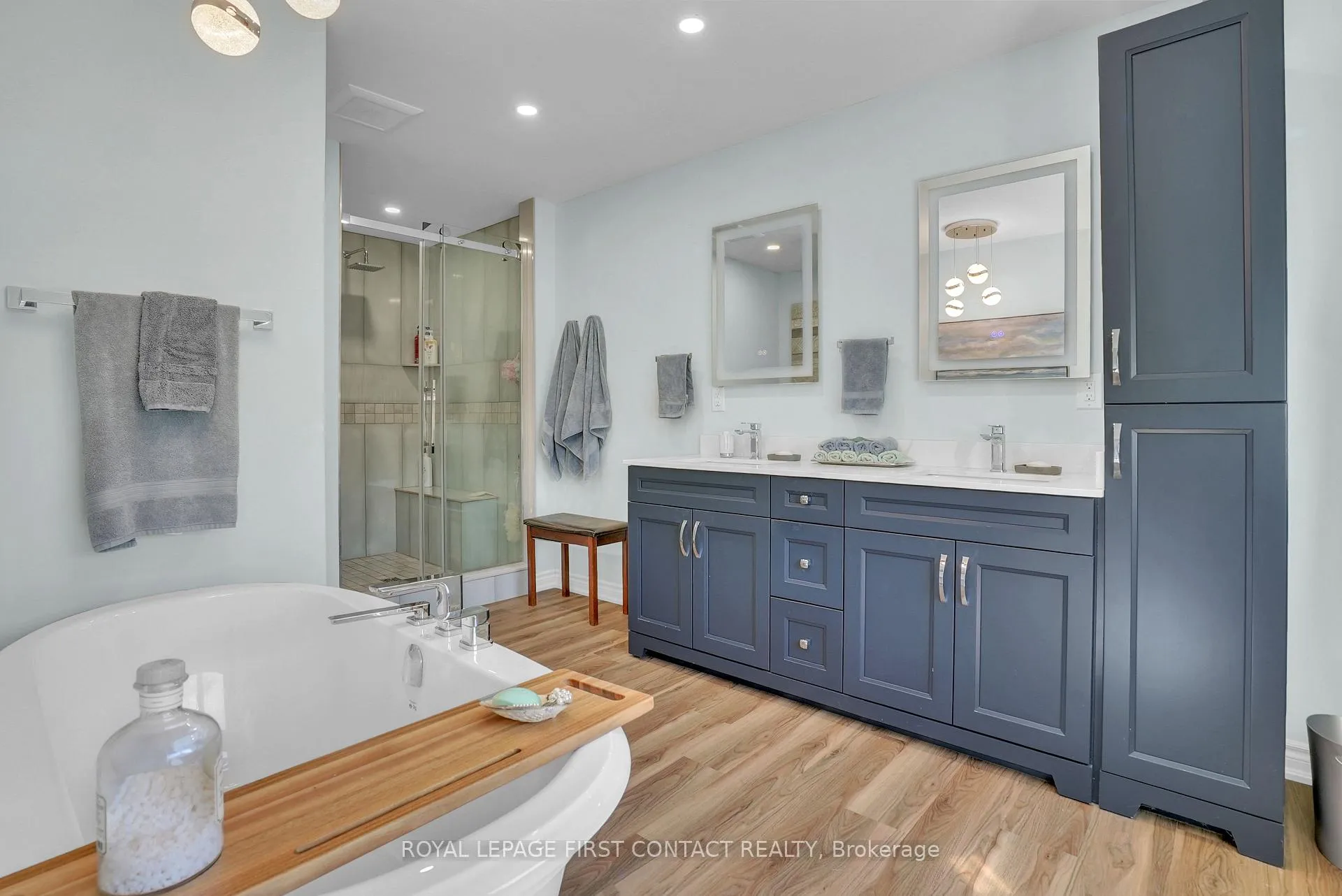 Photo 18 of 163 Emms Drive, Barrie, Holly — HOMEH
