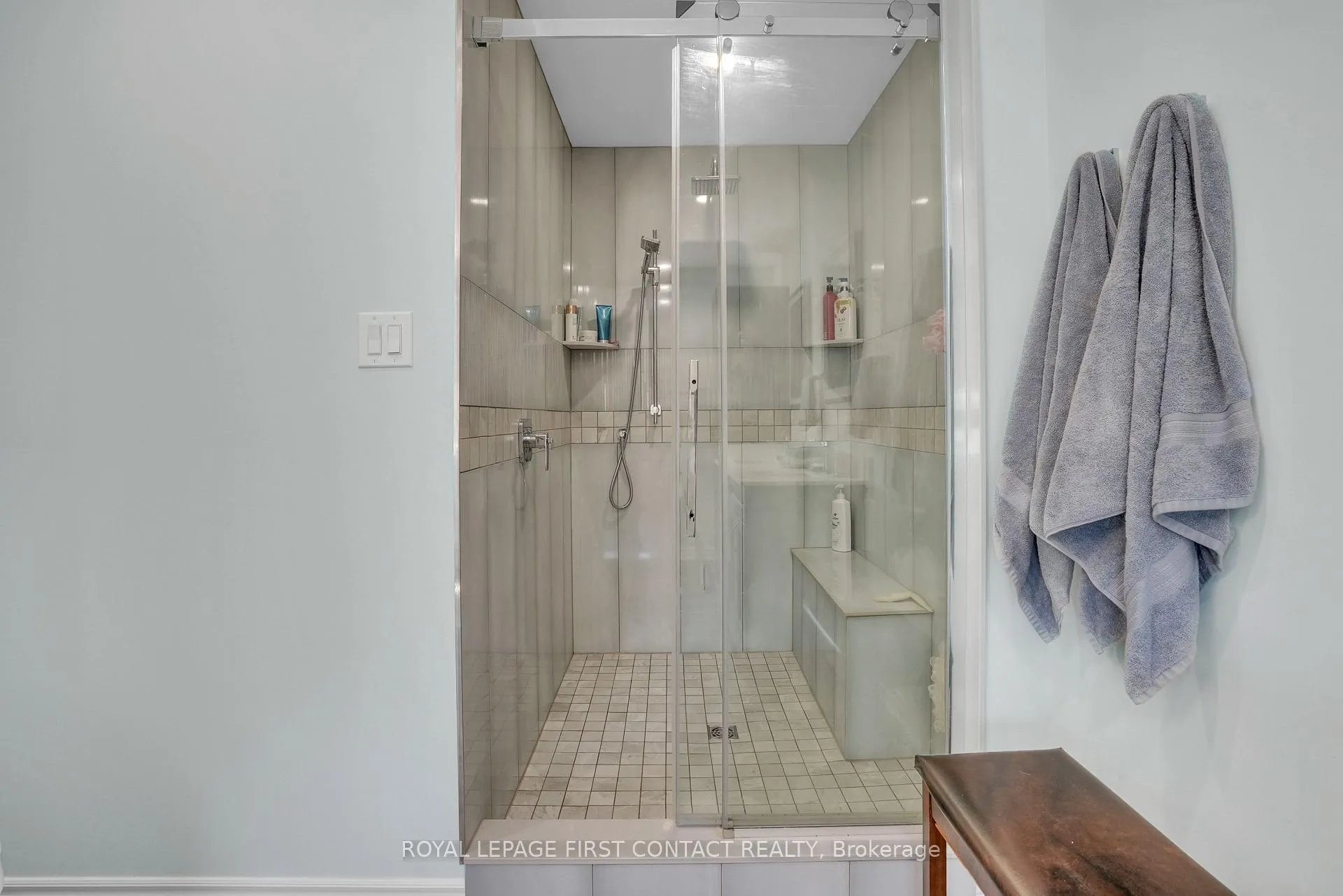 Photo 21 of 163 Emms Drive, Barrie, Holly — HOMEH