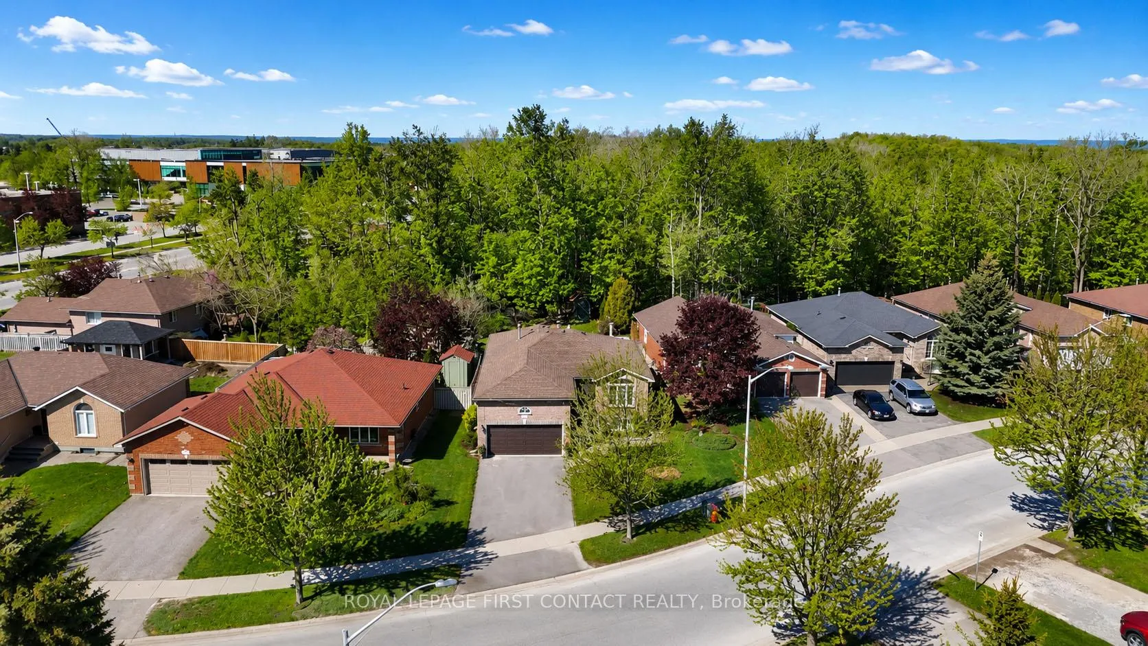 Photo 45 of 163 Emms Drive, Barrie, Holly — HOMEH