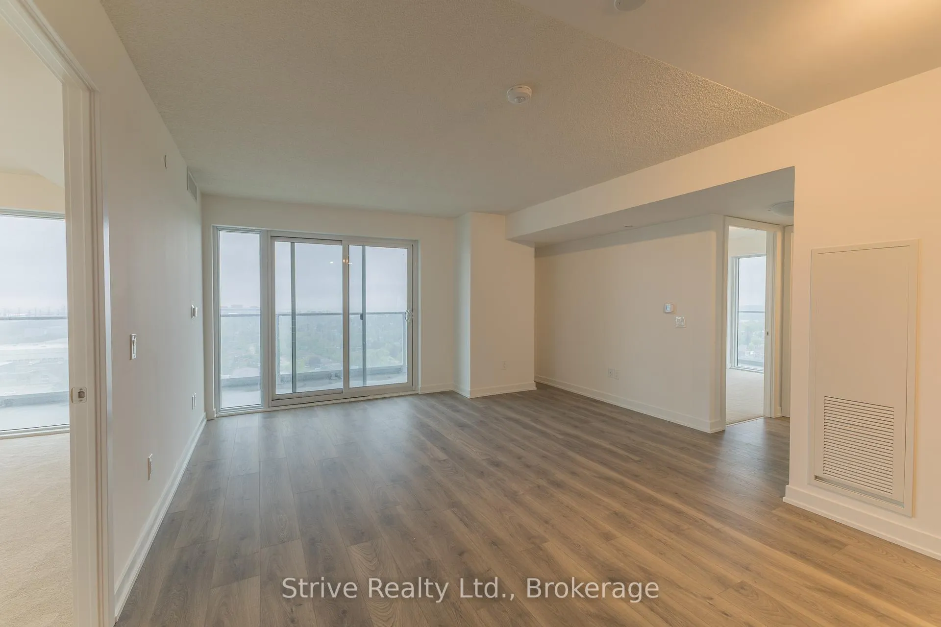 Photo 2 of Unit 1908, 1010 Sandy Beach Road, Pickering, Bay Ridges — HOMEH