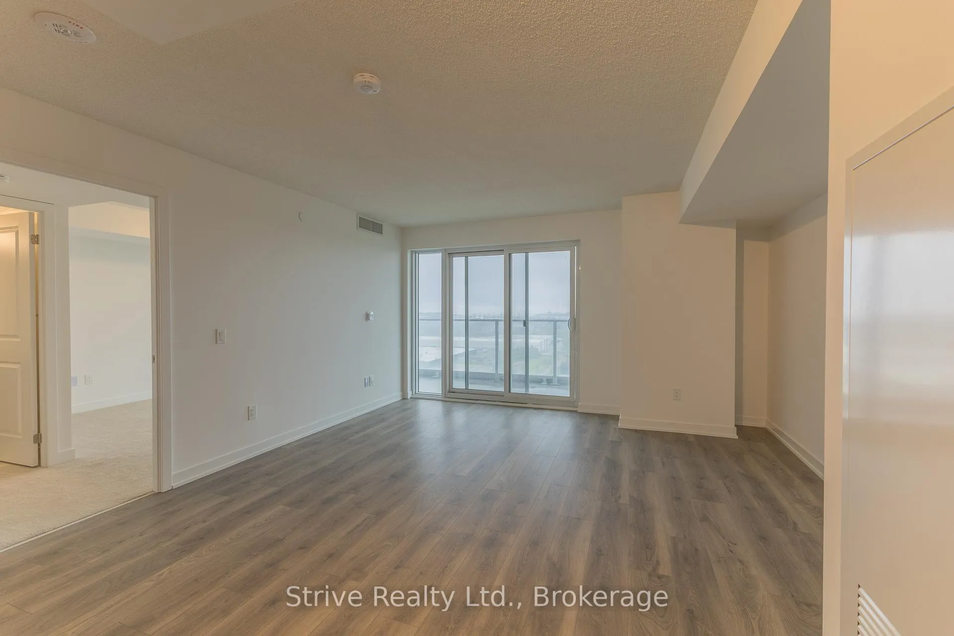 Photo 3 of Unit 1908, 1010 Sandy Beach Road, Pickering, Bay Ridges — HOMEH
