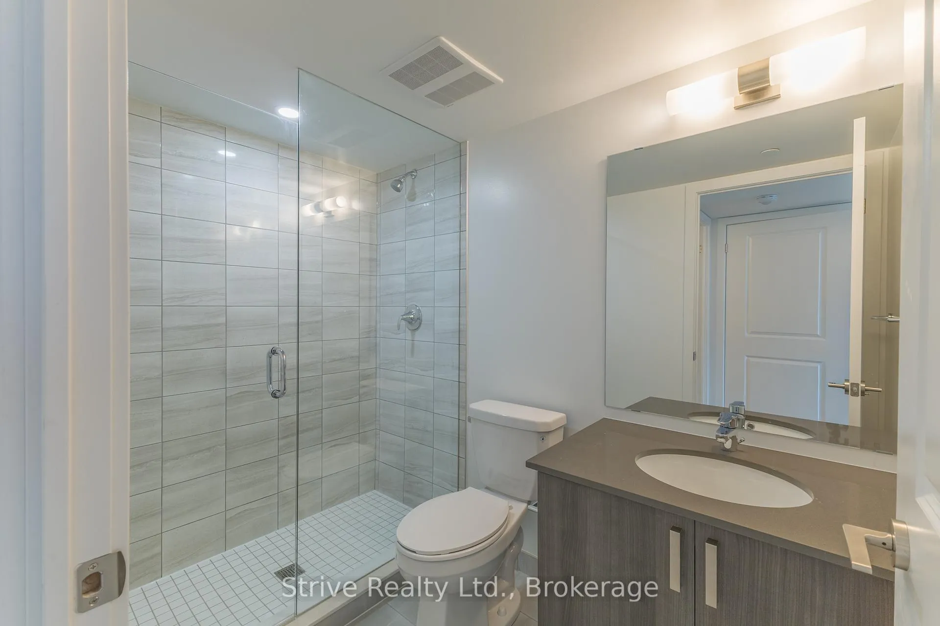 Photo 5 of Unit 1908, 1010 Sandy Beach Road, Pickering, Bay Ridges — HOMEH