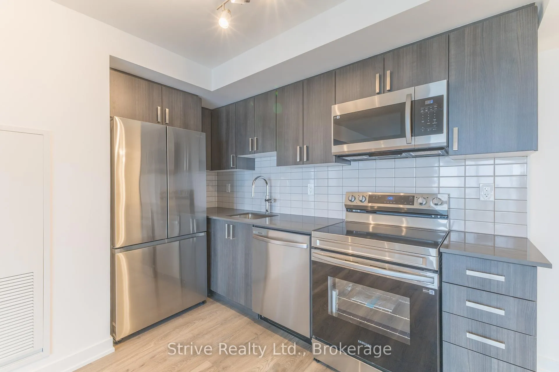 Photo 20 of Unit 1908, 1010 Sandy Beach Road, Pickering, Bay Ridges — HOMEH