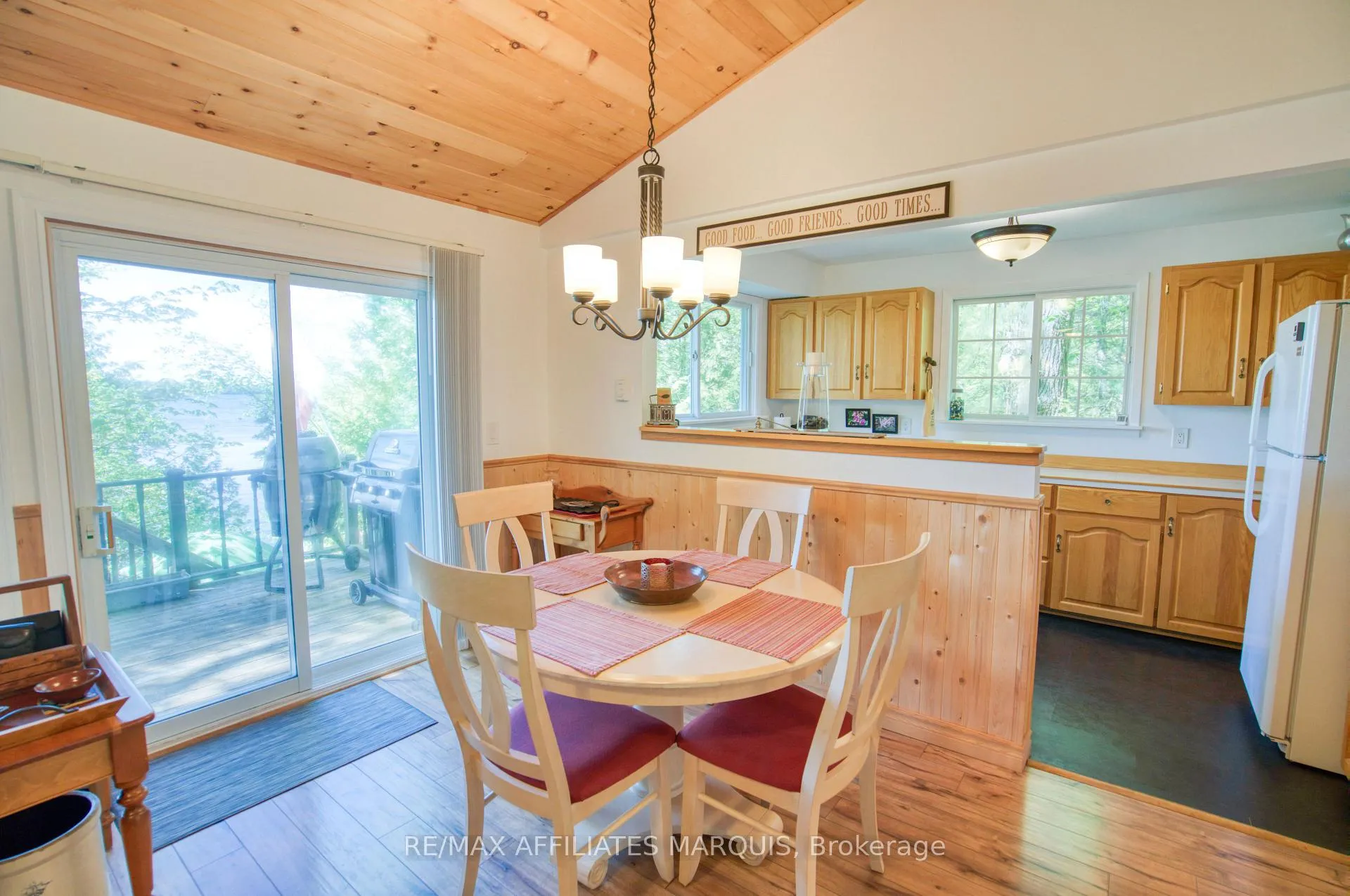 Photo 5 of 149 Oak Point Lane, Tay Valley, Bathurst/Burgess & Sherbrooke (South Sherbrooke) Twp — HOMEH