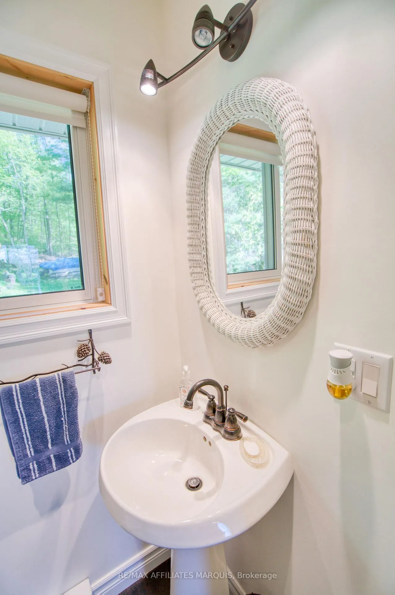 Photo 30 of 149 Oak Point Lane, Tay Valley, Bathurst/Burgess & Sherbrooke (South Sherbrooke) Twp — HOMEH