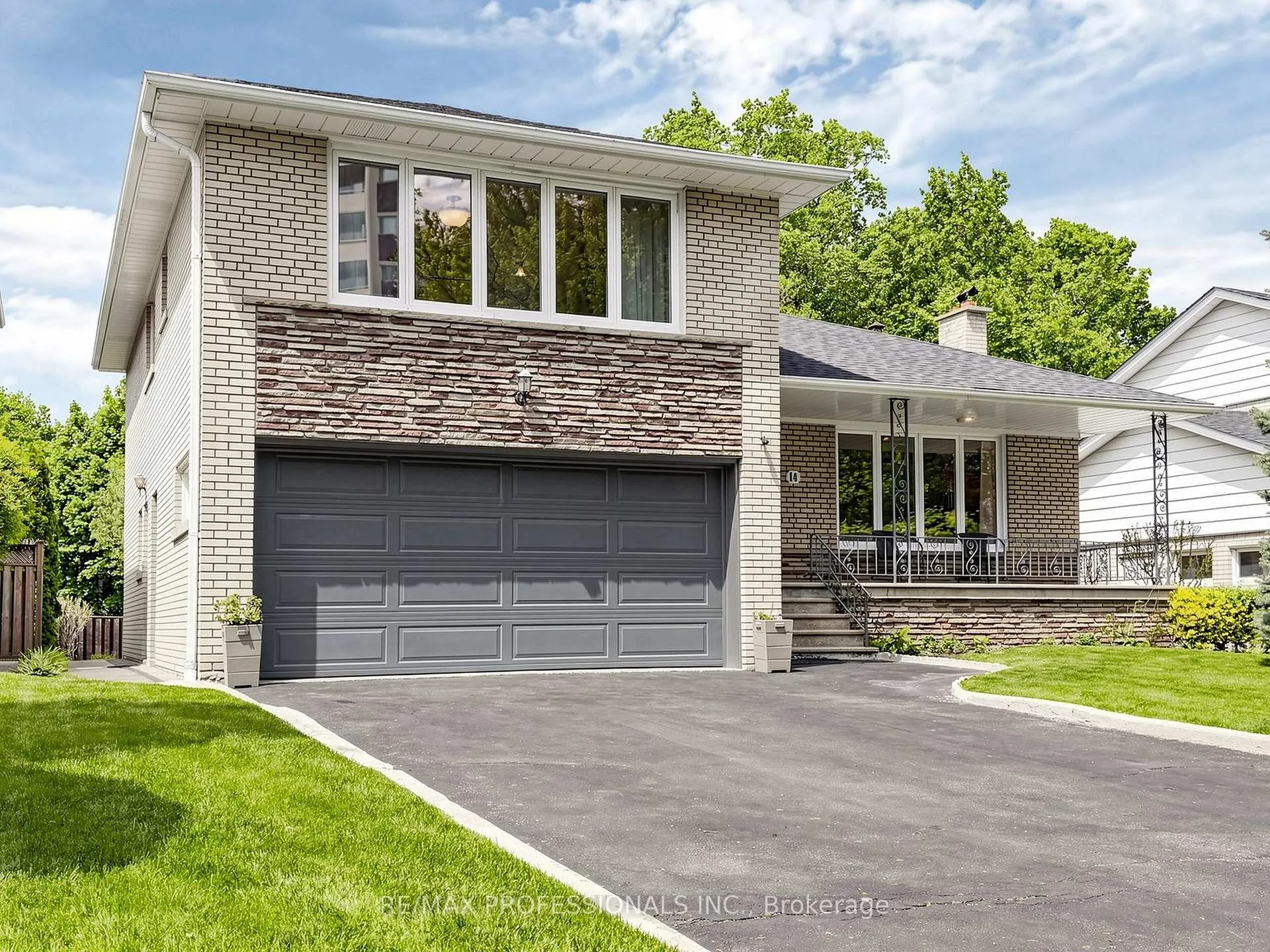 Photo 1 of 14 Widdicombe Hill, Etobicoke, Willowridge-Martingrove-Richview — HOMEH