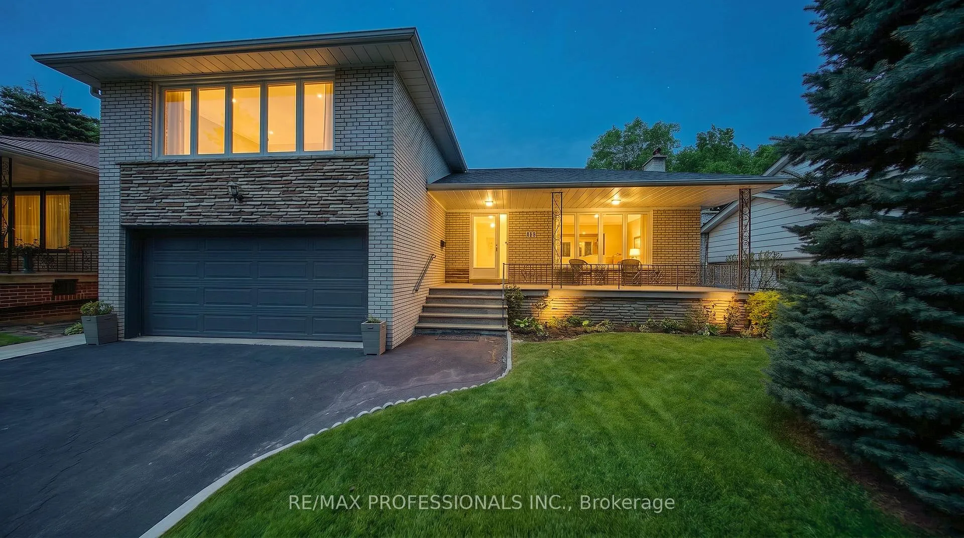 Photo 2 of 14 Widdicombe Hill, Etobicoke, Willowridge-Martingrove-Richview — HOMEH