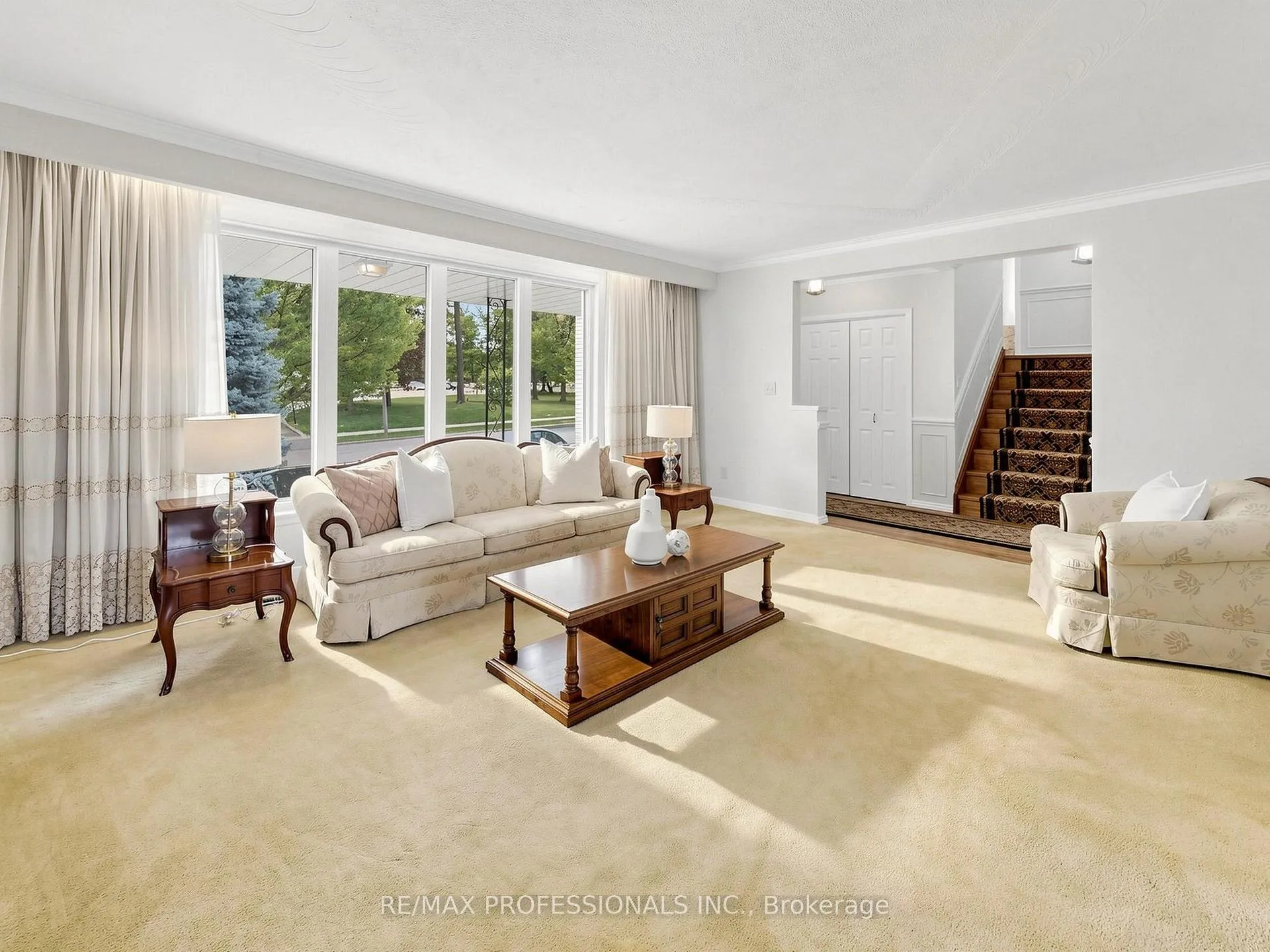 Photo 6 of 14 Widdicombe Hill, Etobicoke, Willowridge-Martingrove-Richview — HOMEH