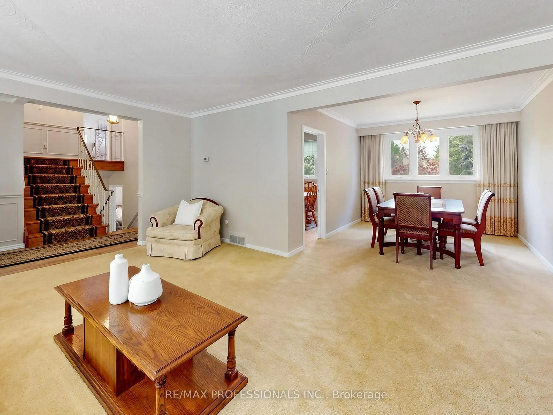 Photo 8 of 14 Widdicombe Hill, Etobicoke, Willowridge-Martingrove-Richview — HOMEH