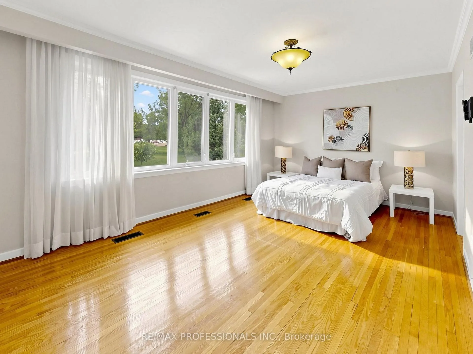 Photo 15 of 14 Widdicombe Hill, Etobicoke, Willowridge-Martingrove-Richview — HOMEH