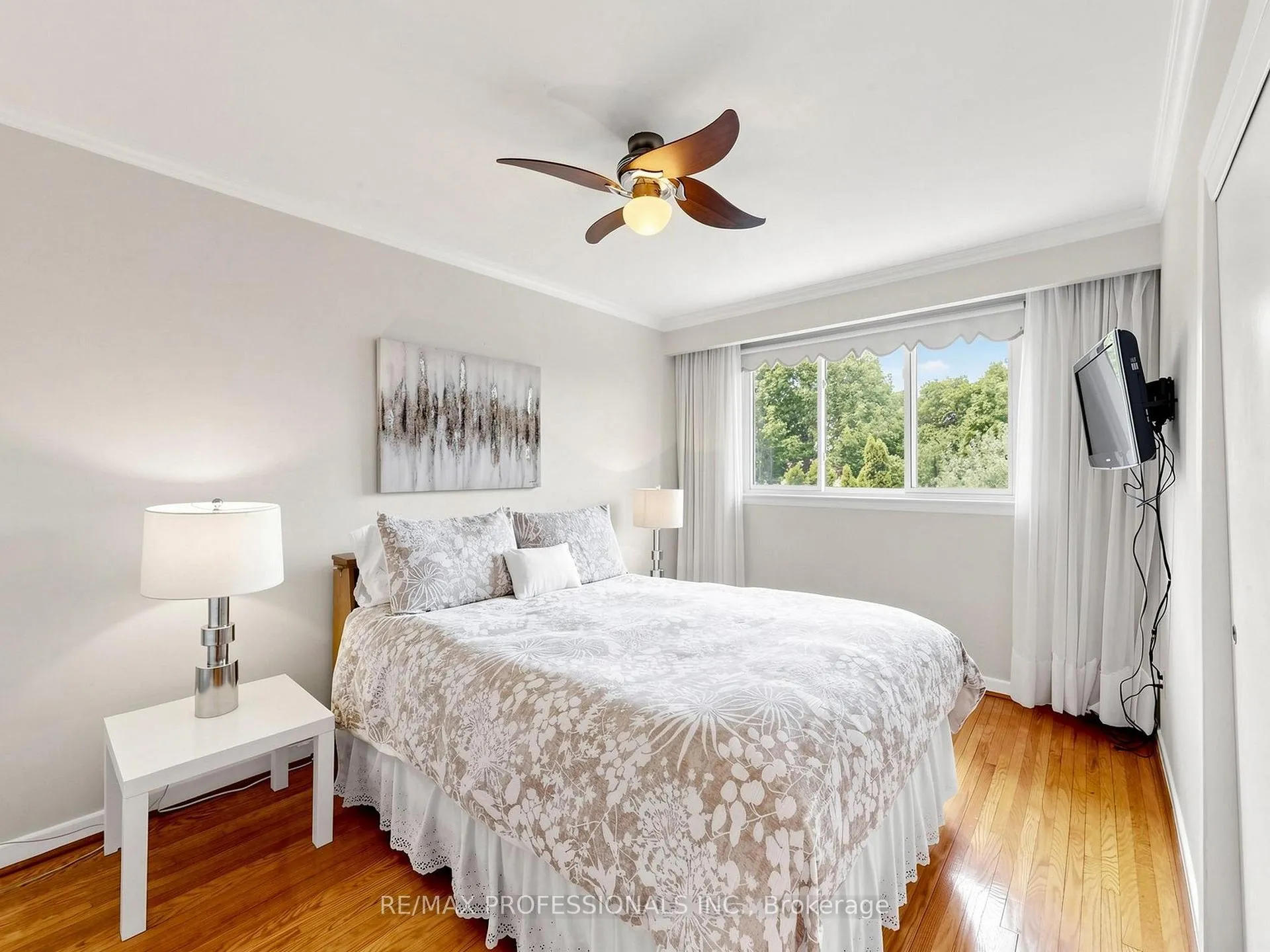 Photo 17 of 14 Widdicombe Hill, Etobicoke, Willowridge-Martingrove-Richview — HOMEH