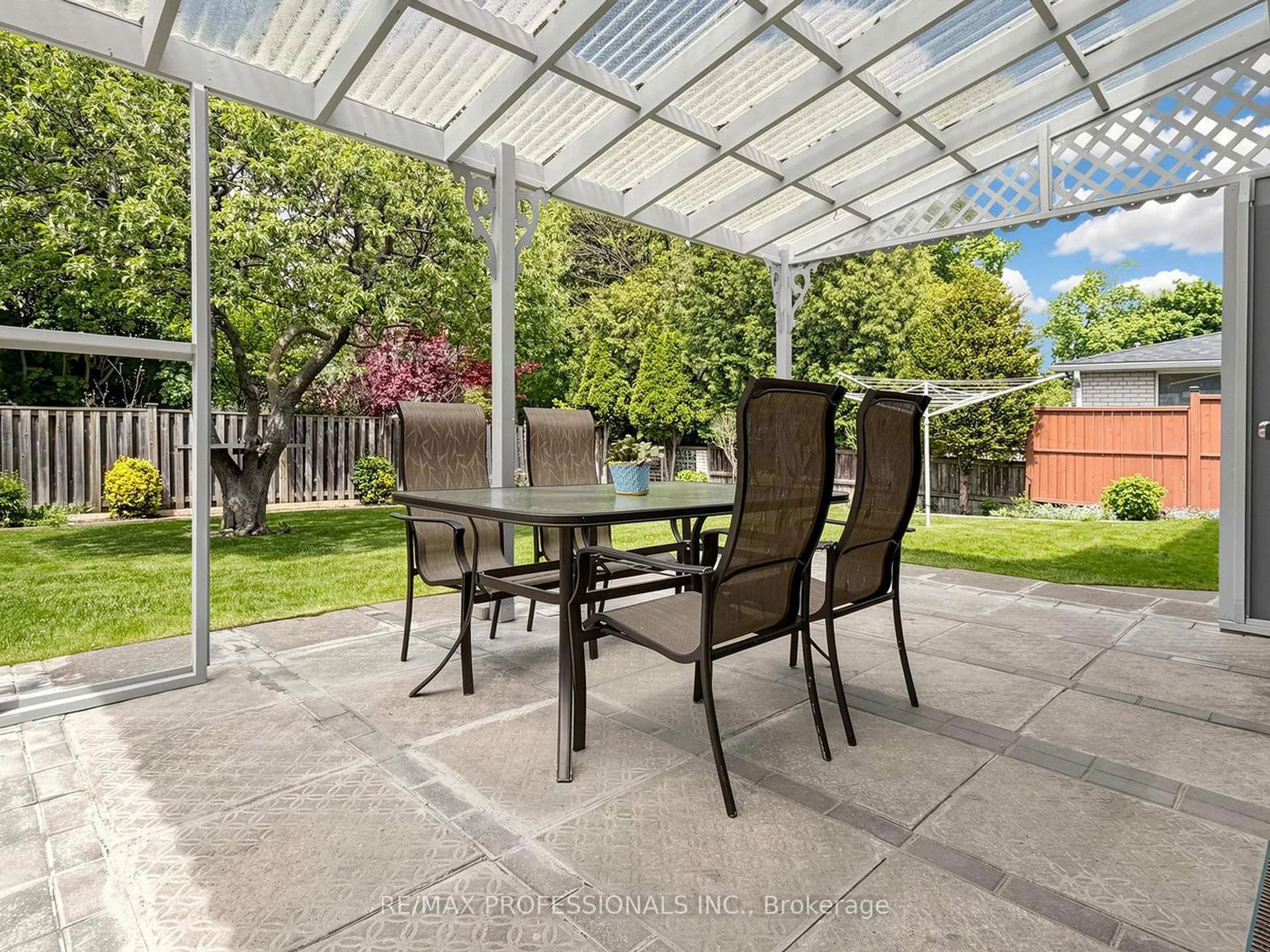 Photo 27 of 14 Widdicombe Hill, Etobicoke, Willowridge-Martingrove-Richview — HOMEH