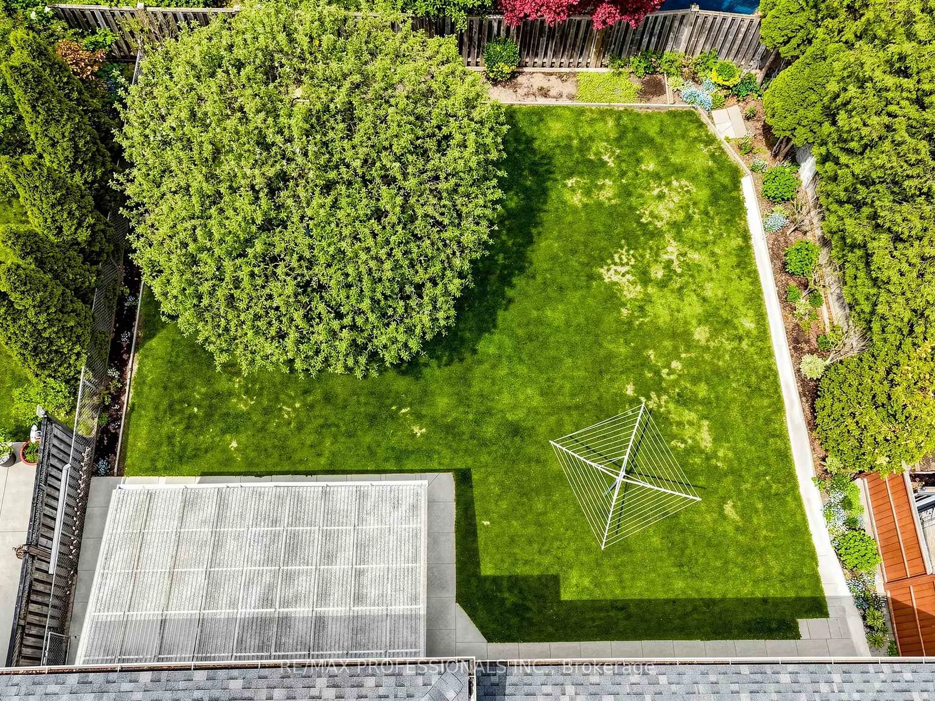 Photo 35 of 14 Widdicombe Hill, Etobicoke, Willowridge-Martingrove-Richview — HOMEH