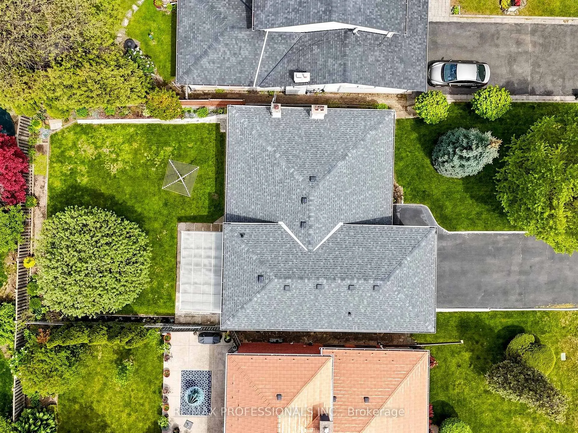 Photo 36 of 14 Widdicombe Hill, Etobicoke, Willowridge-Martingrove-Richview — HOMEH