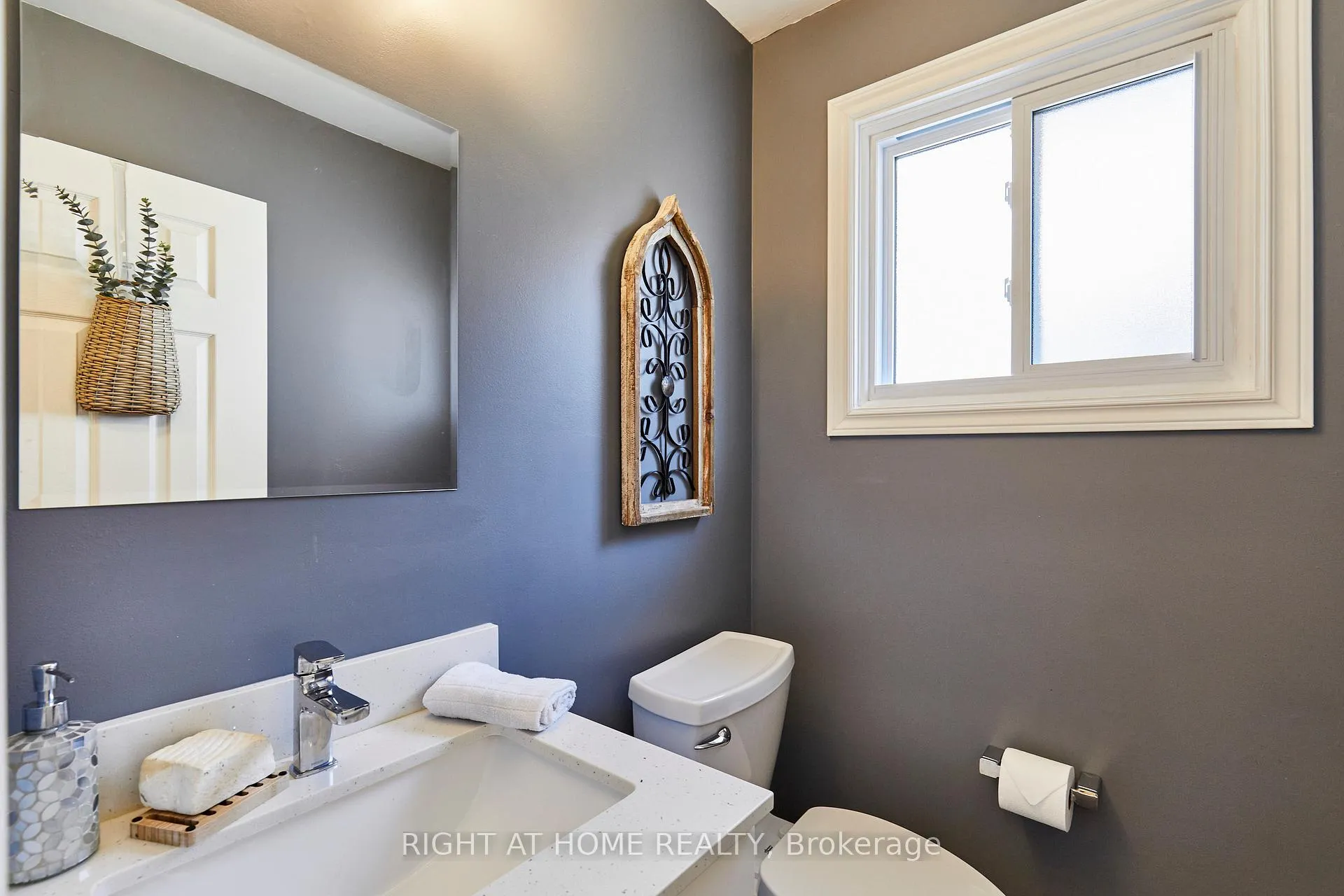 Photo 17 of 71 Barley Mill Crescent, Clarington, Bowmanville — HOMEH