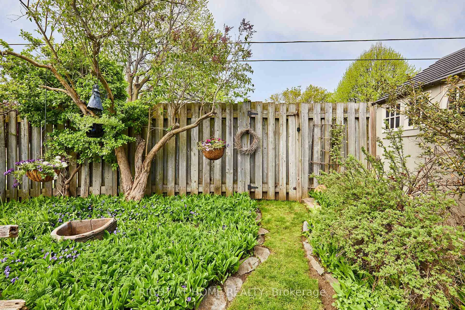 Photo 27 of 71 Barley Mill Crescent, Clarington, Bowmanville — HOMEH