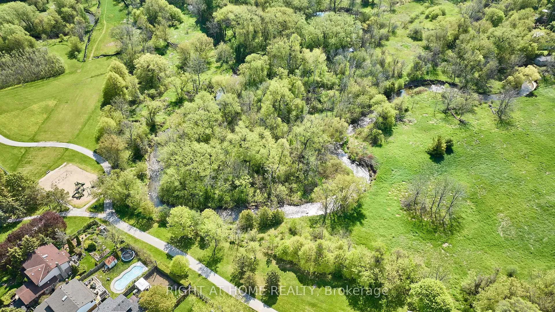 Photo 32 of 71 Barley Mill Crescent, Clarington, Bowmanville — HOMEH