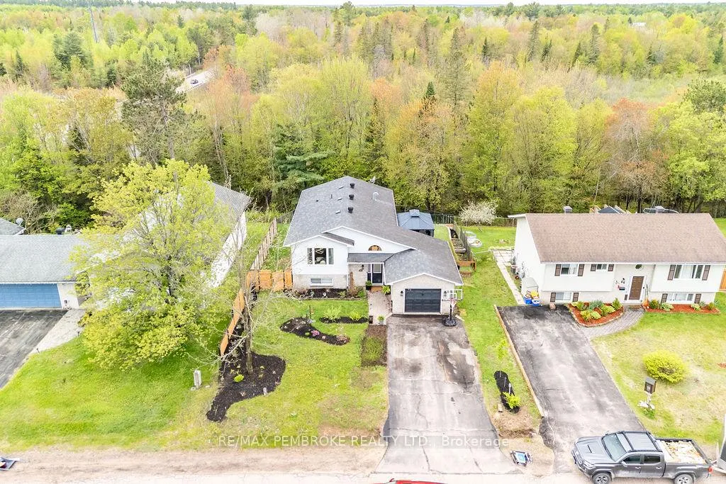 Front of 66 Woodland Crescent