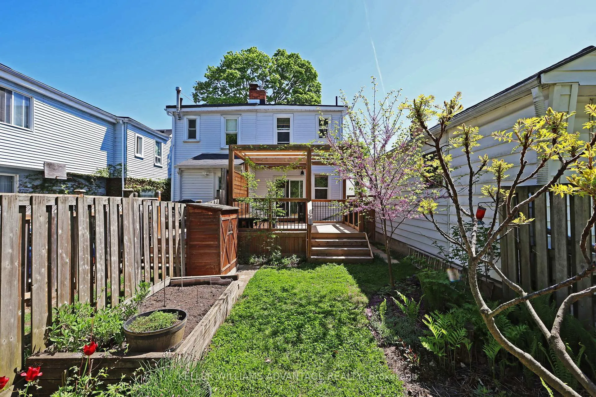 Photo 5 of 152 King Edward Avenue, Toronto, Woodbine-Lumsden — HOMEH