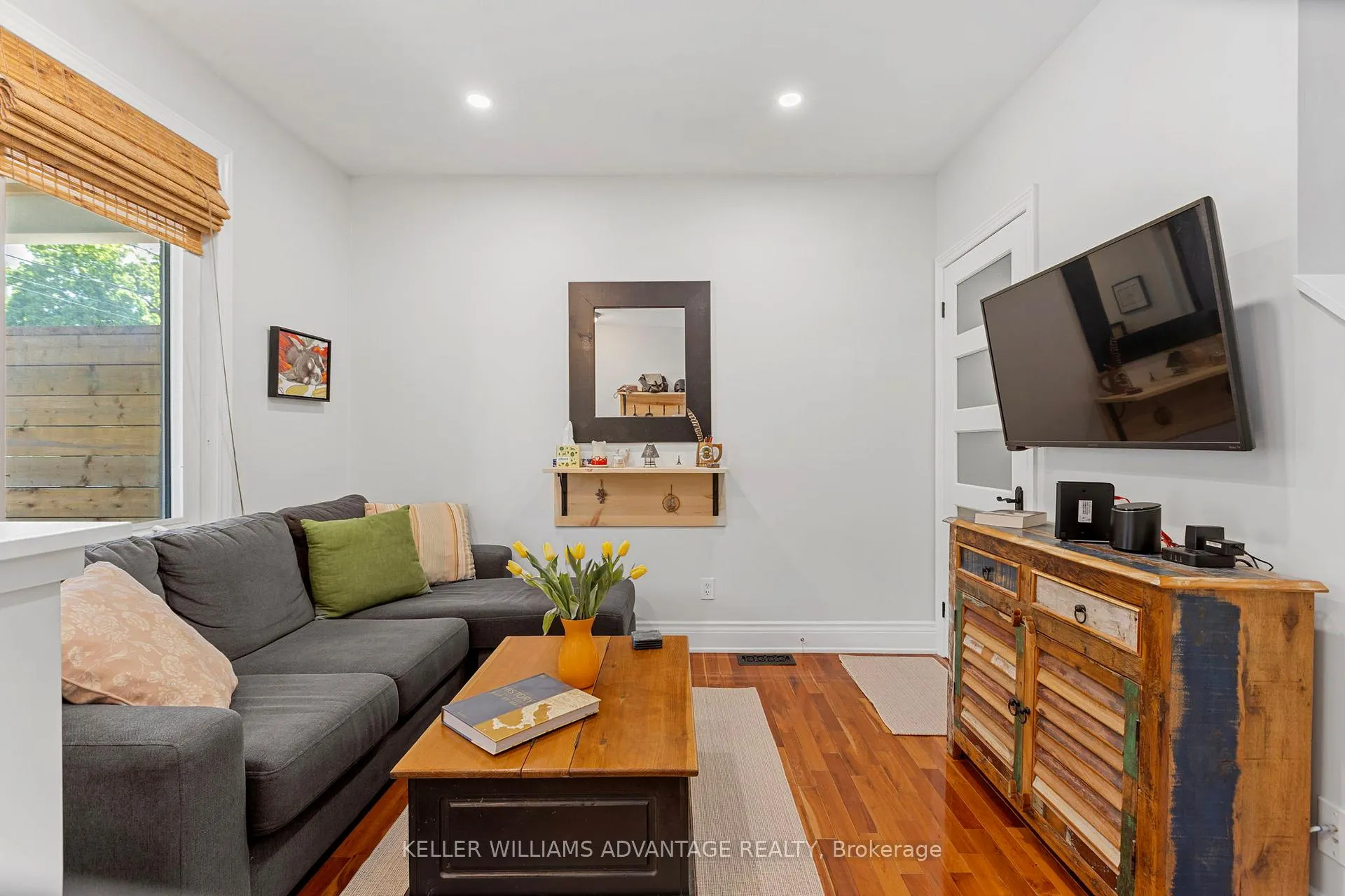 Photo 11 of 152 King Edward Avenue, Toronto, Woodbine-Lumsden — HOMEH