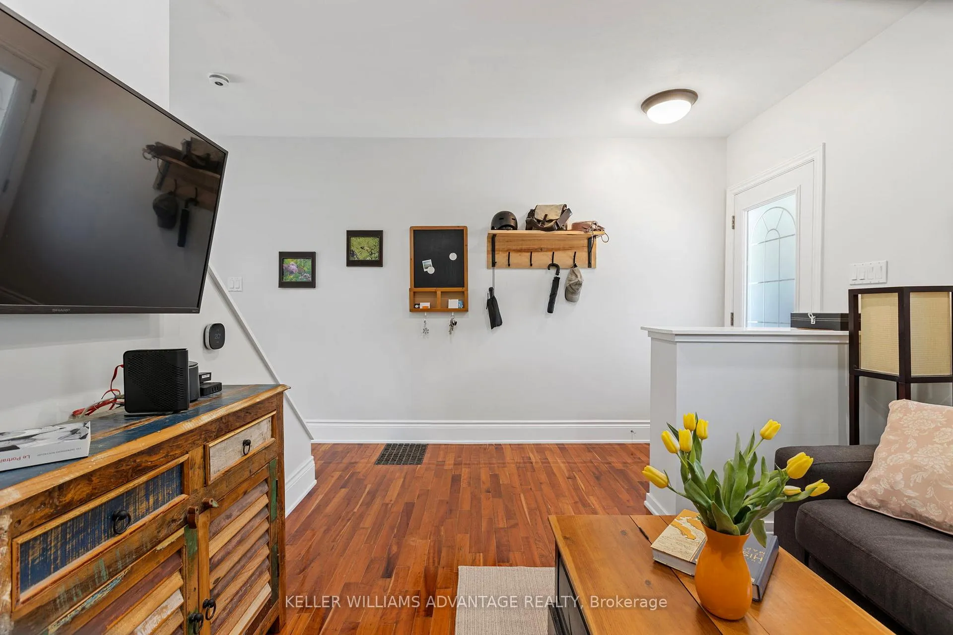 Photo 12 of 152 King Edward Avenue, Toronto, Woodbine-Lumsden — HOMEH
