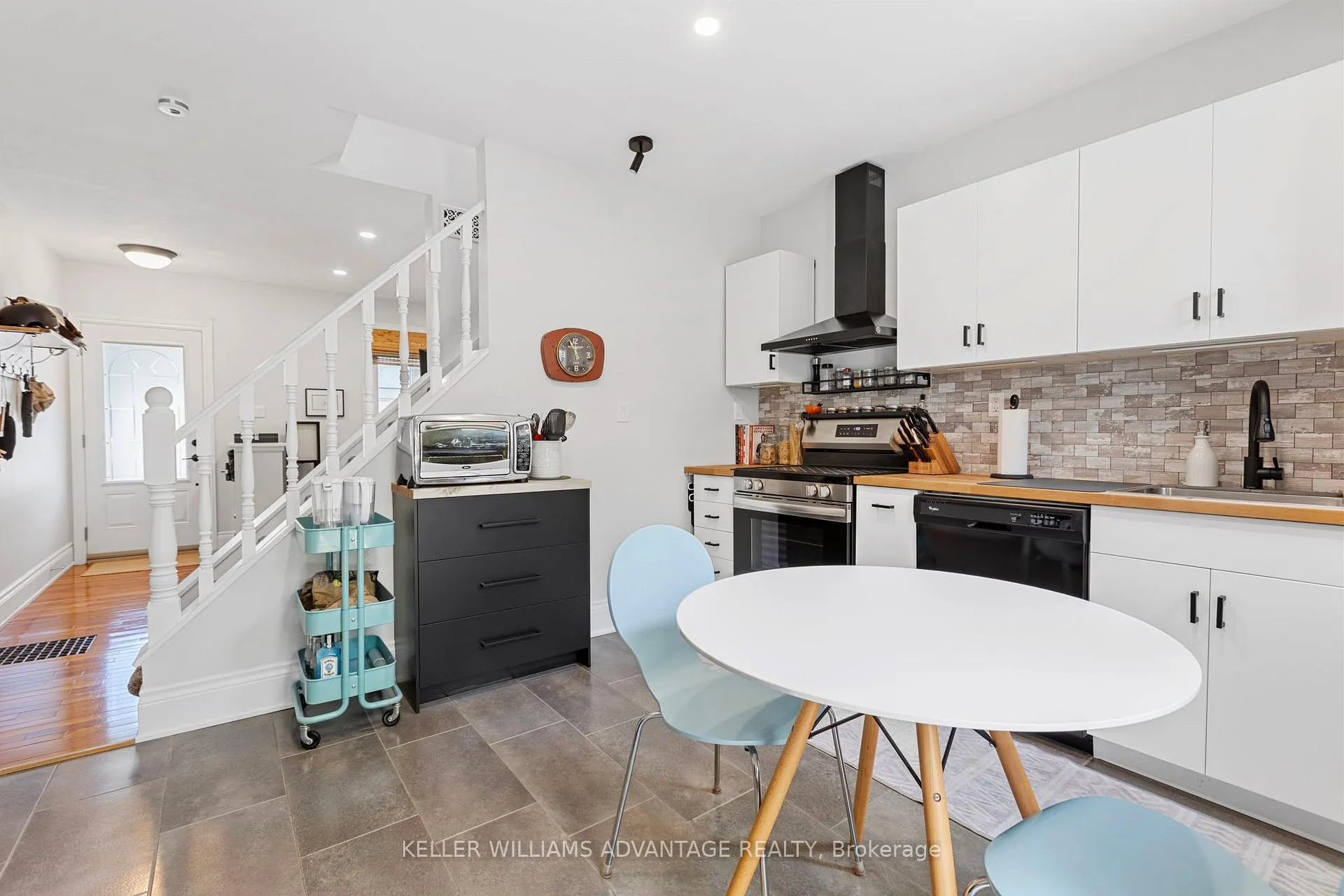Photo 15 of 152 King Edward Avenue, Toronto, Woodbine-Lumsden — HOMEH