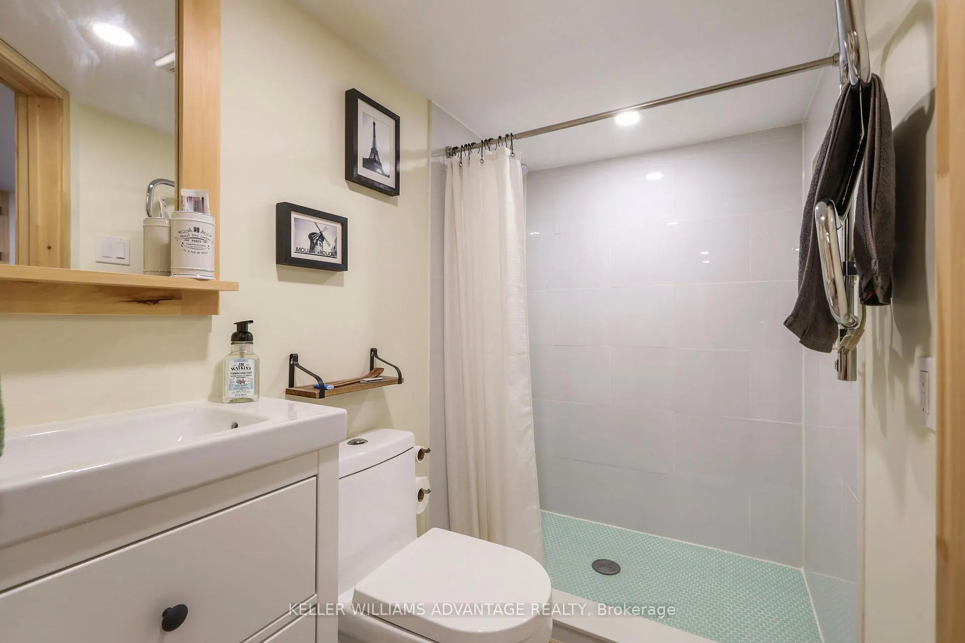 Photo 24 of 152 King Edward Avenue, Toronto, Woodbine-Lumsden — HOMEH