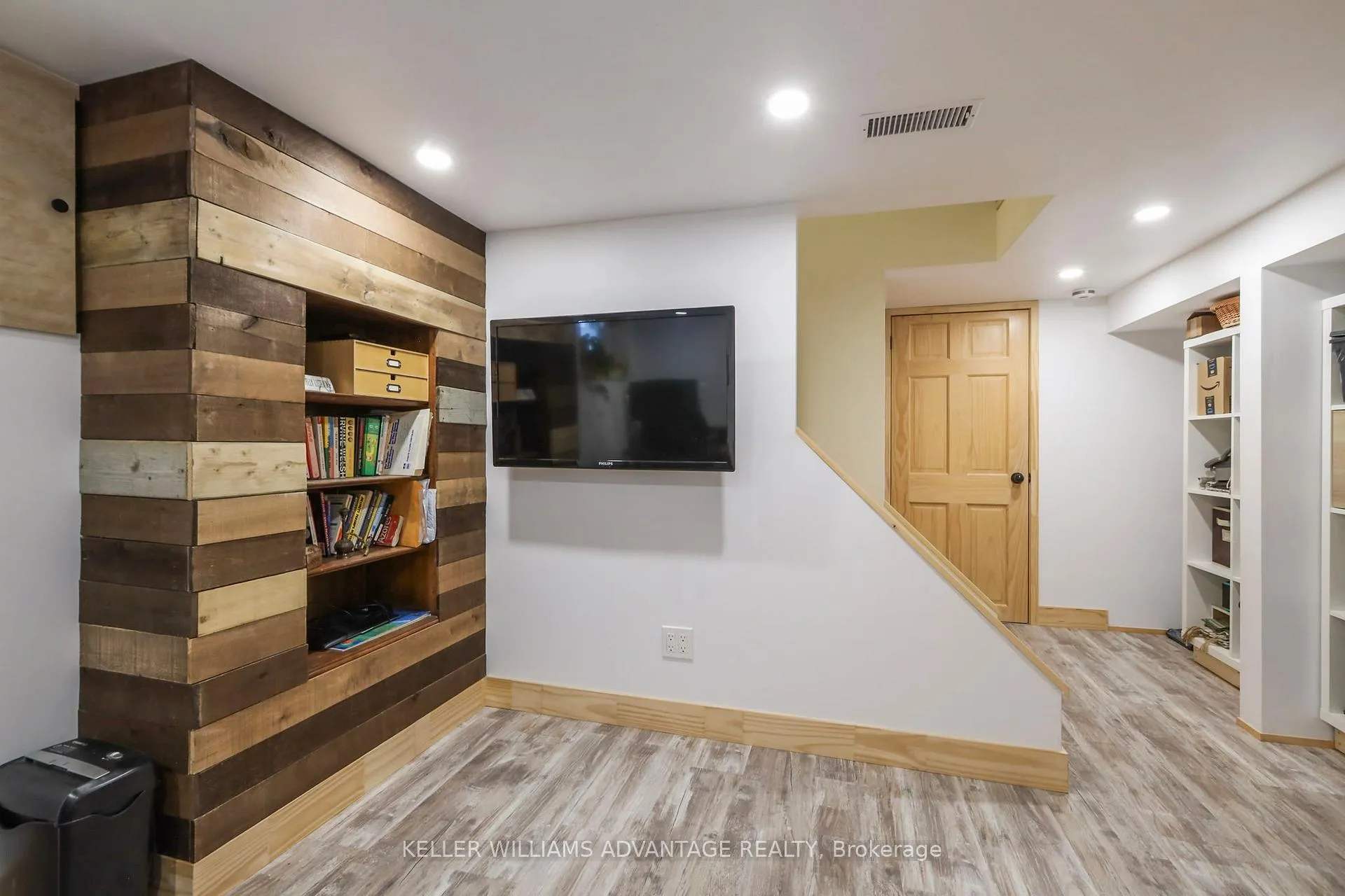 Photo 25 of 152 King Edward Avenue, Toronto, Woodbine-Lumsden — HOMEH