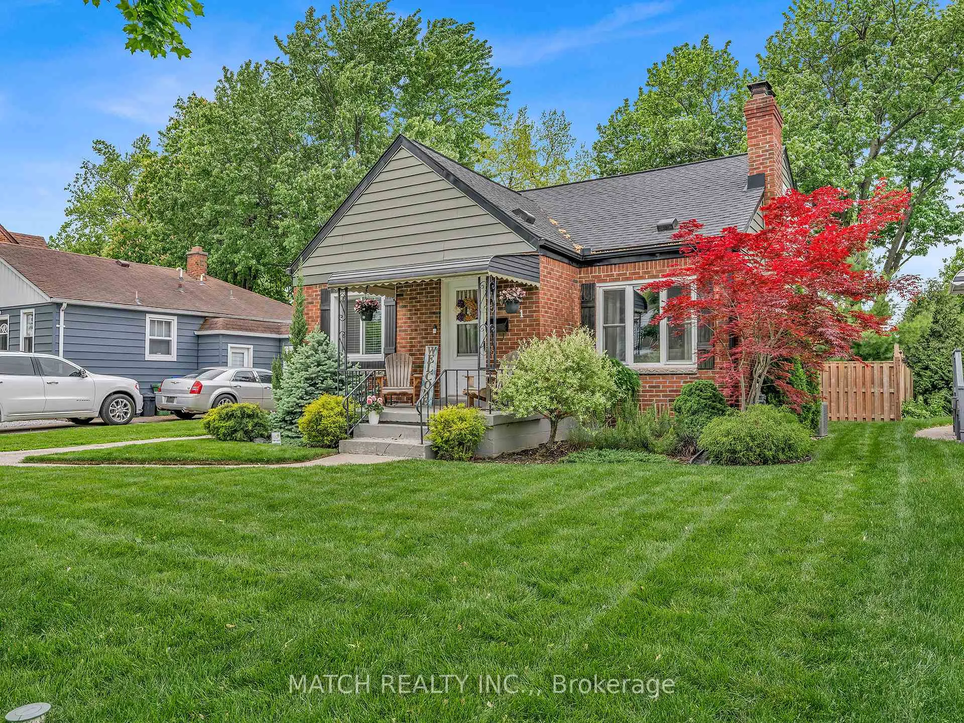 Photo 5 of 911 Homedale Boulevard, Windsor — HOMEH