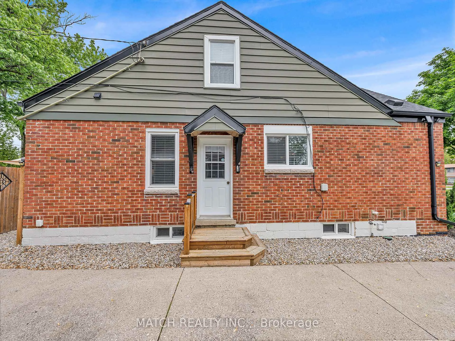 Photo 7 of 911 Homedale Boulevard, Windsor — HOMEH