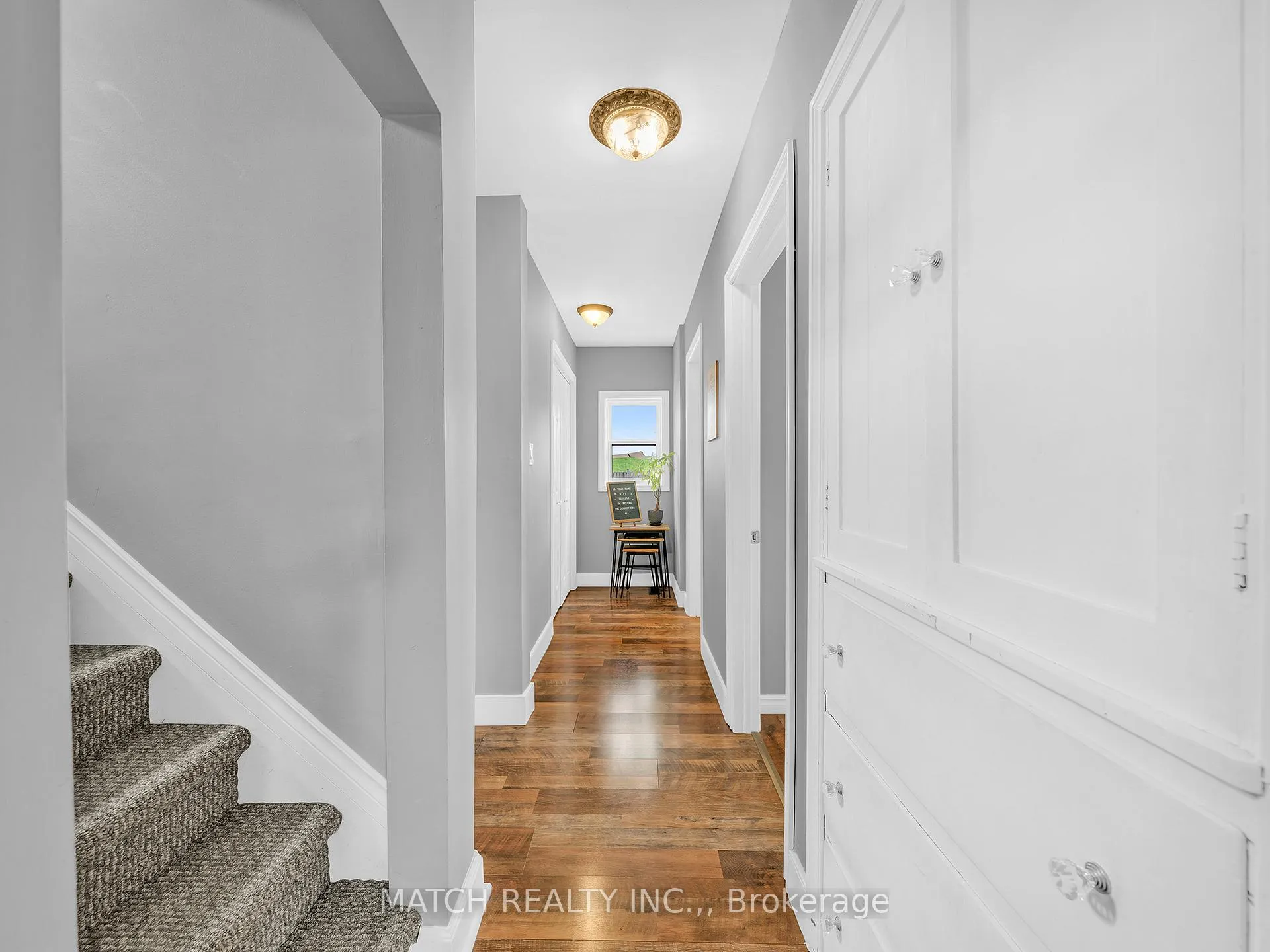 Photo 17 of 911 Homedale Boulevard, Windsor — HOMEH