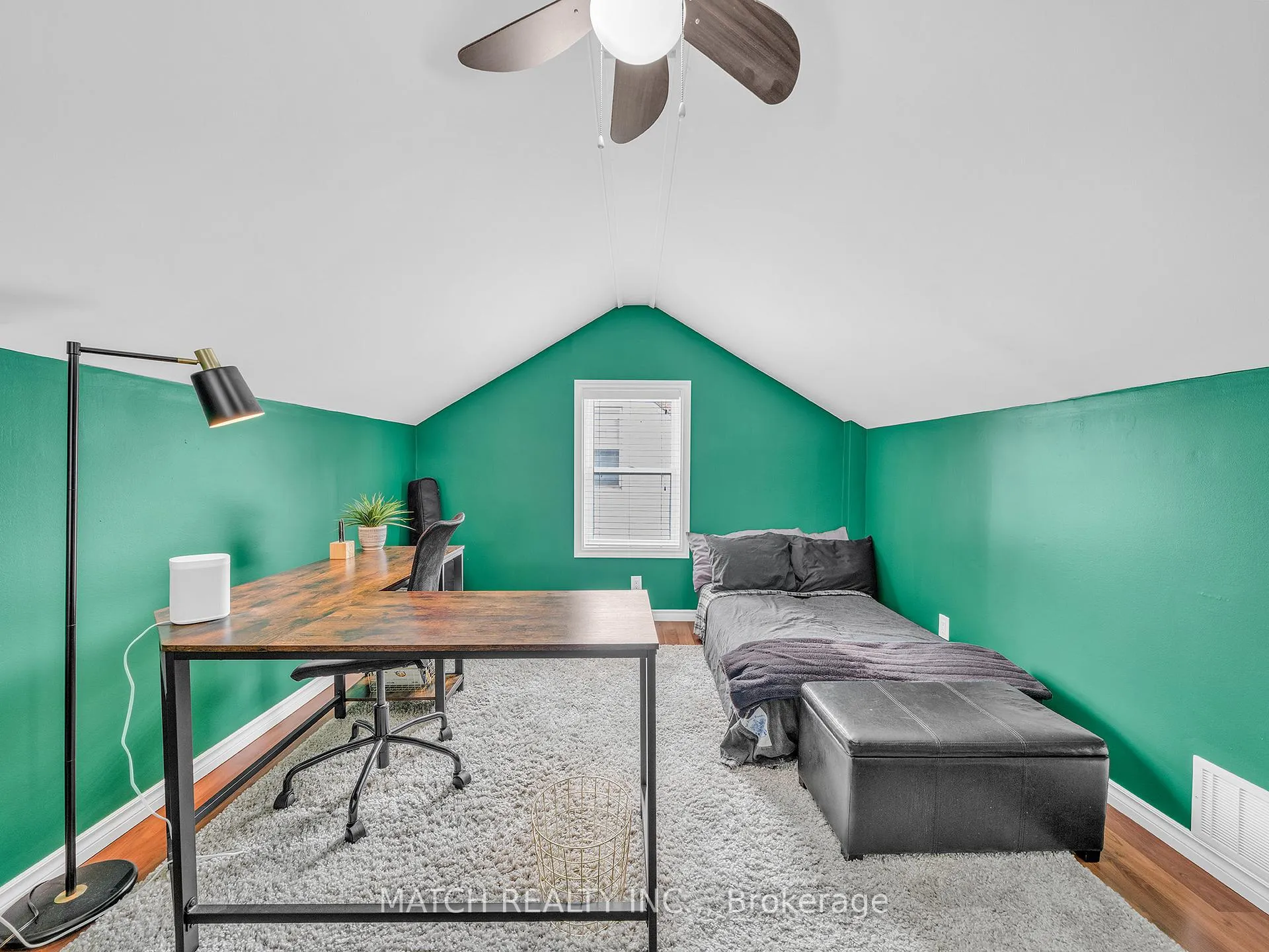 Photo 27 of 911 Homedale Boulevard, Windsor — HOMEH