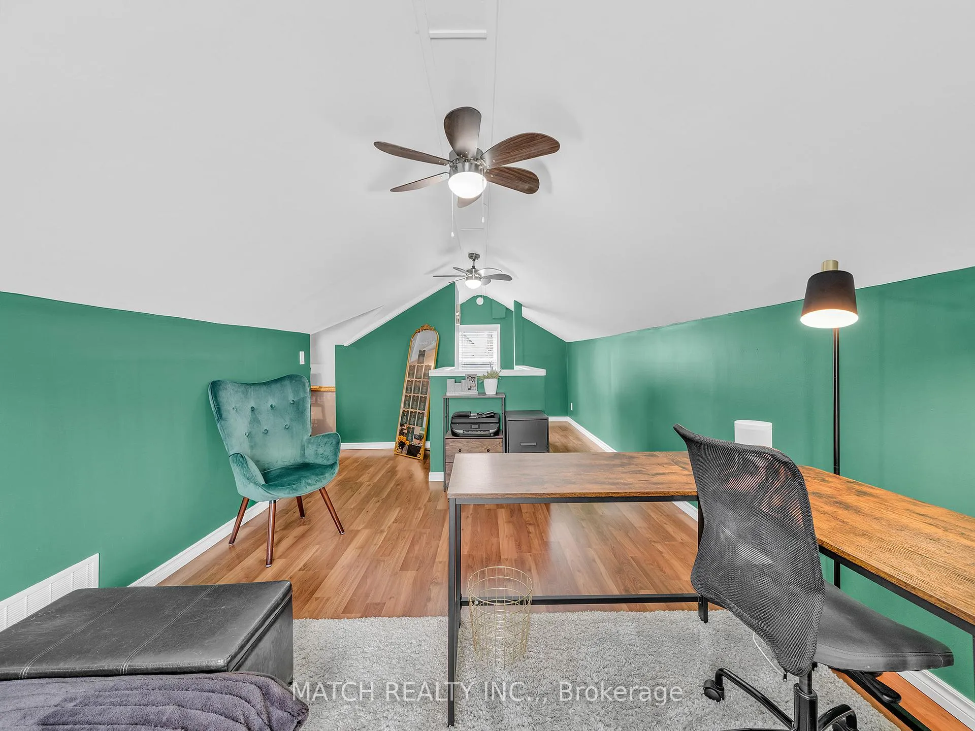Photo 28 of 911 Homedale Boulevard, Windsor — HOMEH