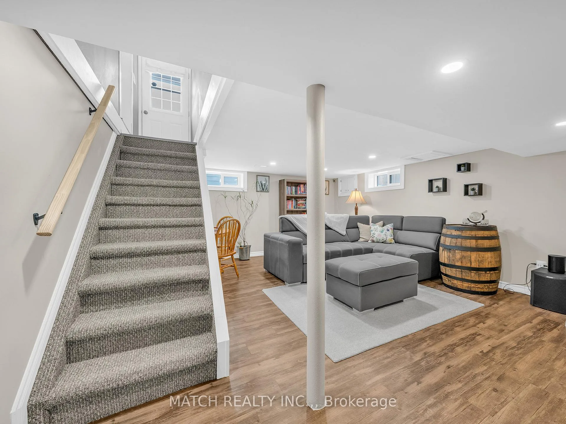 Photo 29 of 911 Homedale Boulevard, Windsor — HOMEH