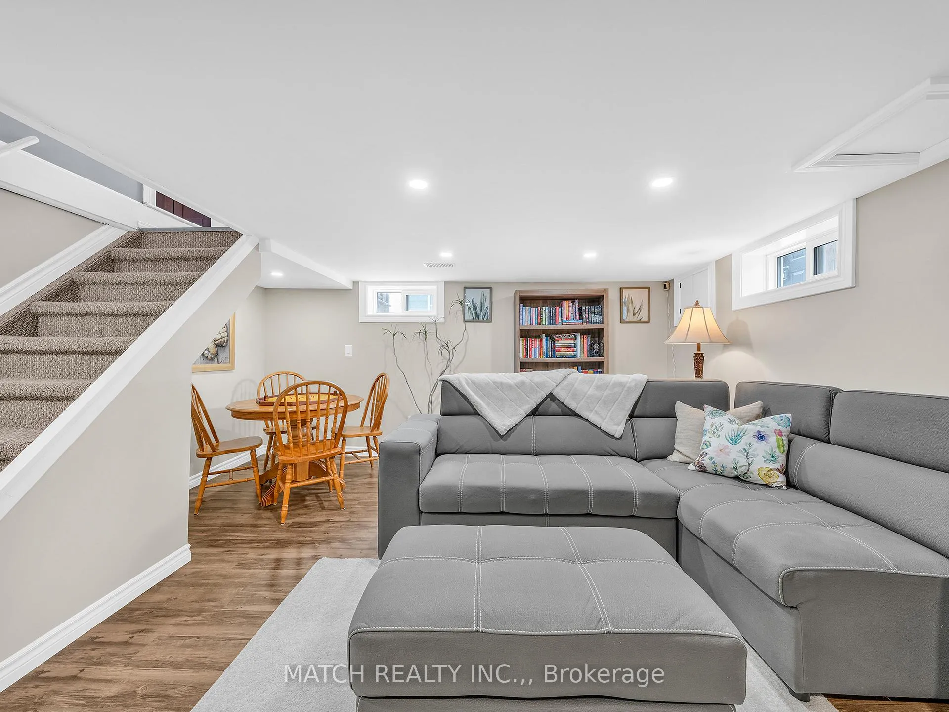 Photo 30 of 911 Homedale Boulevard, Windsor — HOMEH