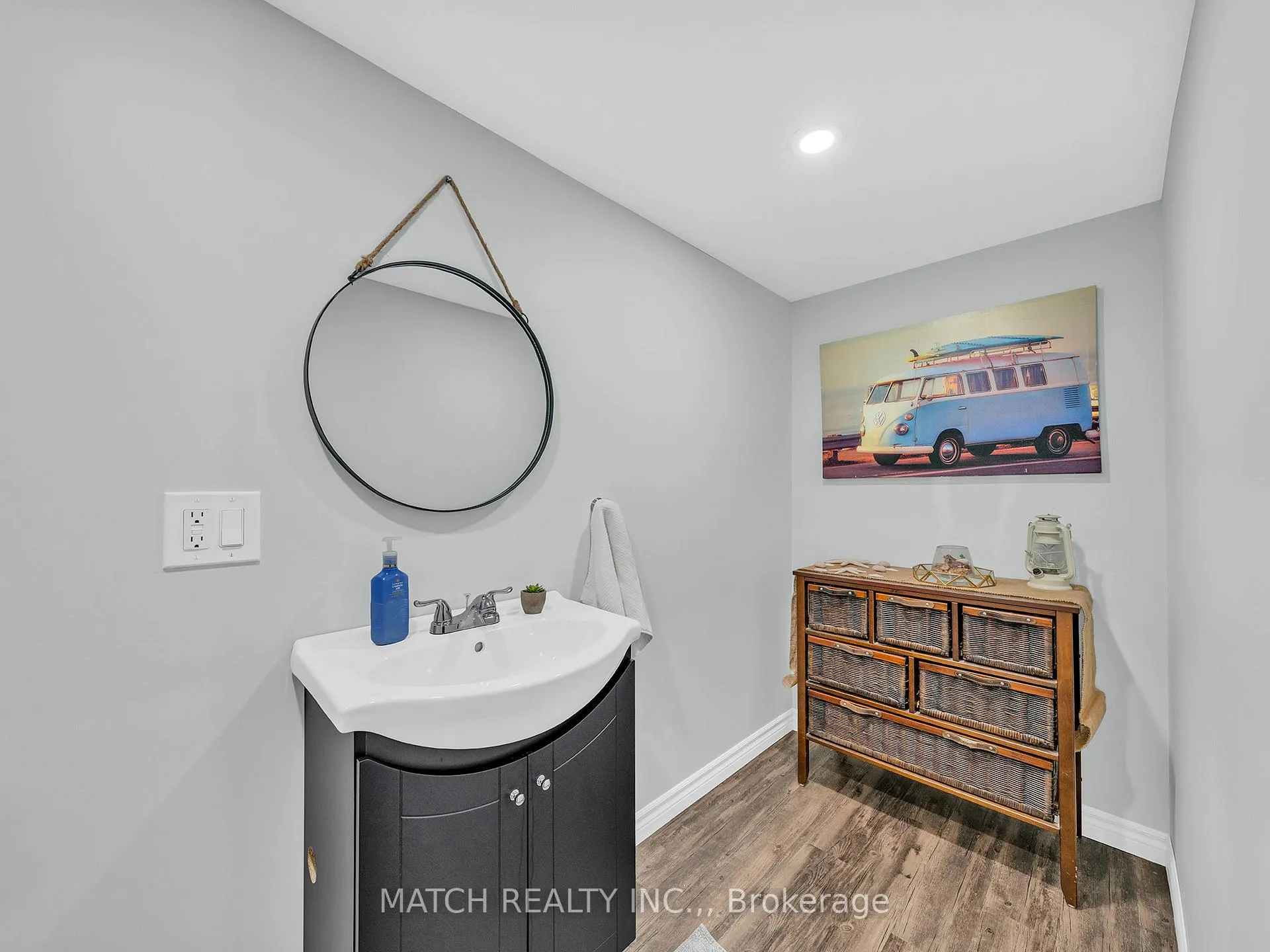 Photo 38 of 911 Homedale Boulevard, Windsor — HOMEH