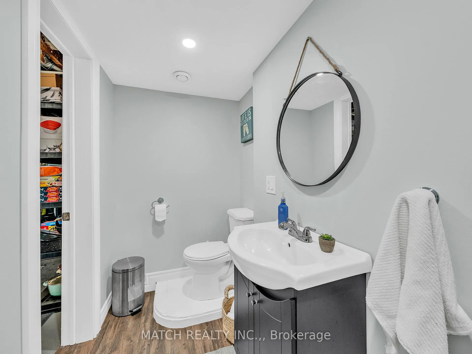 Photo 39 of 911 Homedale Boulevard, Windsor — HOMEH