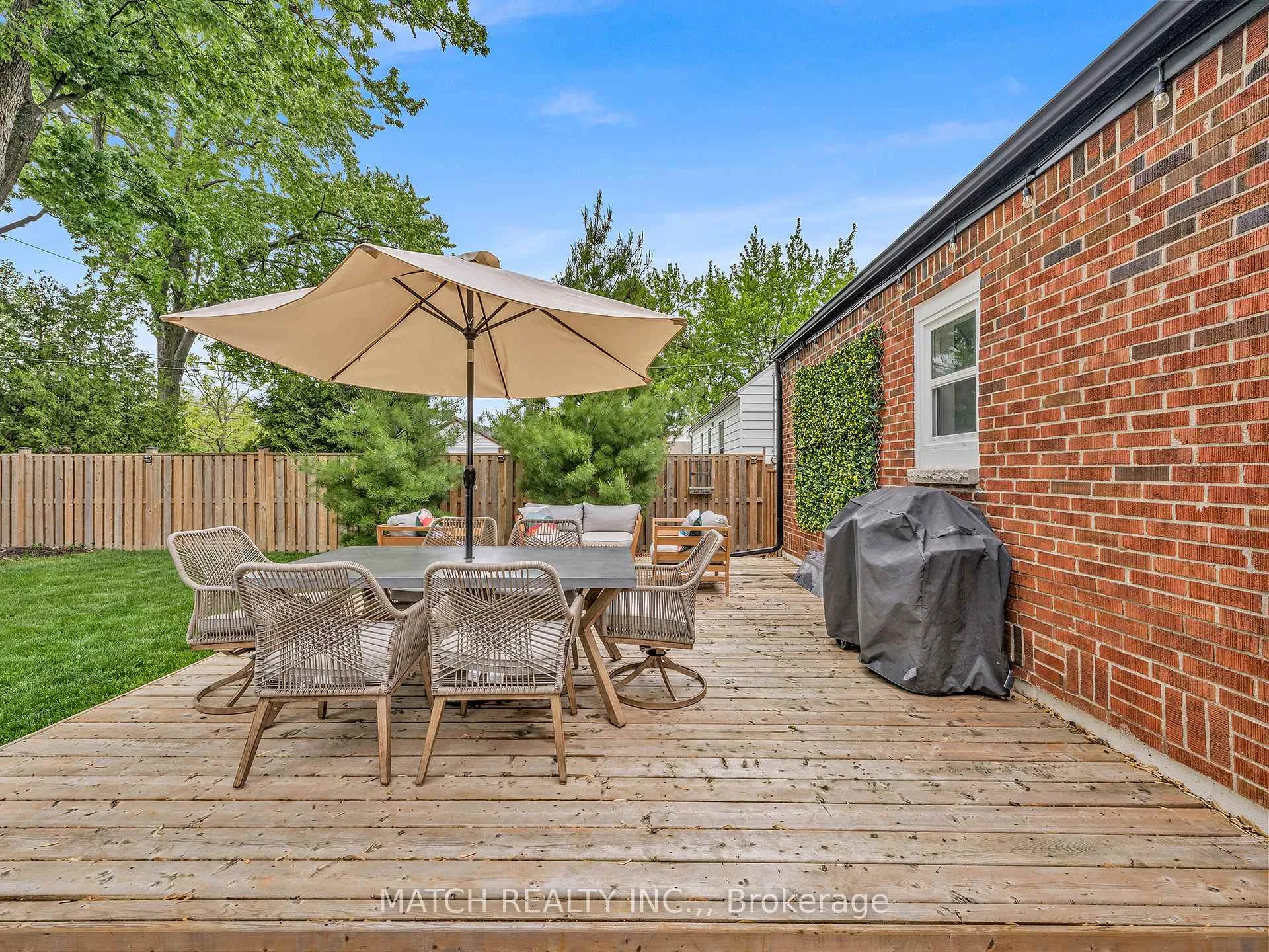 Photo 40 of 911 Homedale Boulevard, Windsor — HOMEH