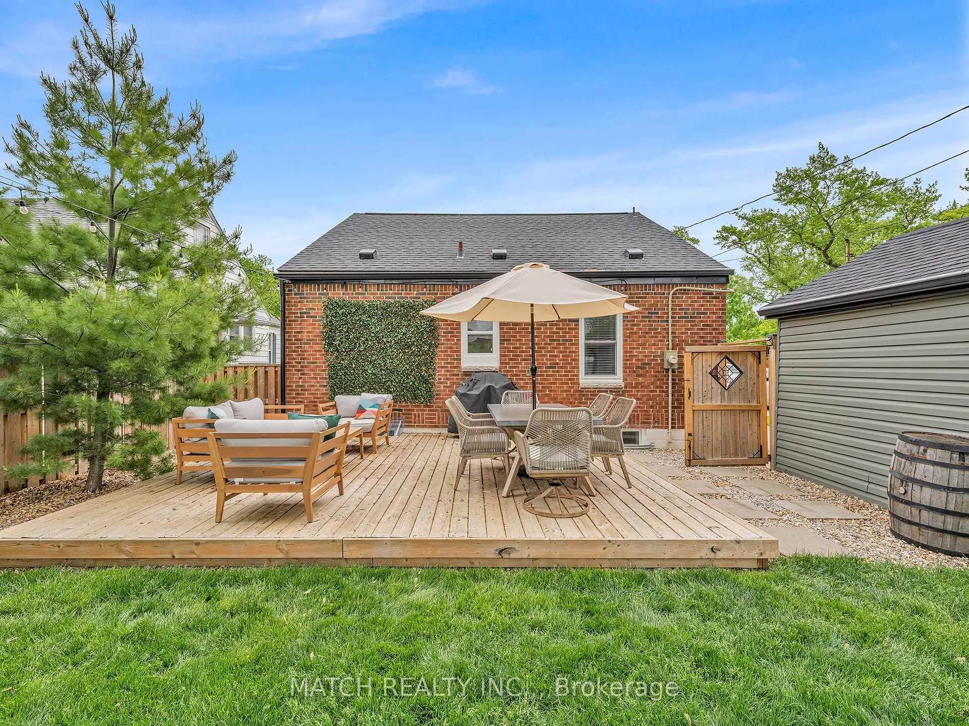 Photo 43 of 911 Homedale Boulevard, Windsor — HOMEH
