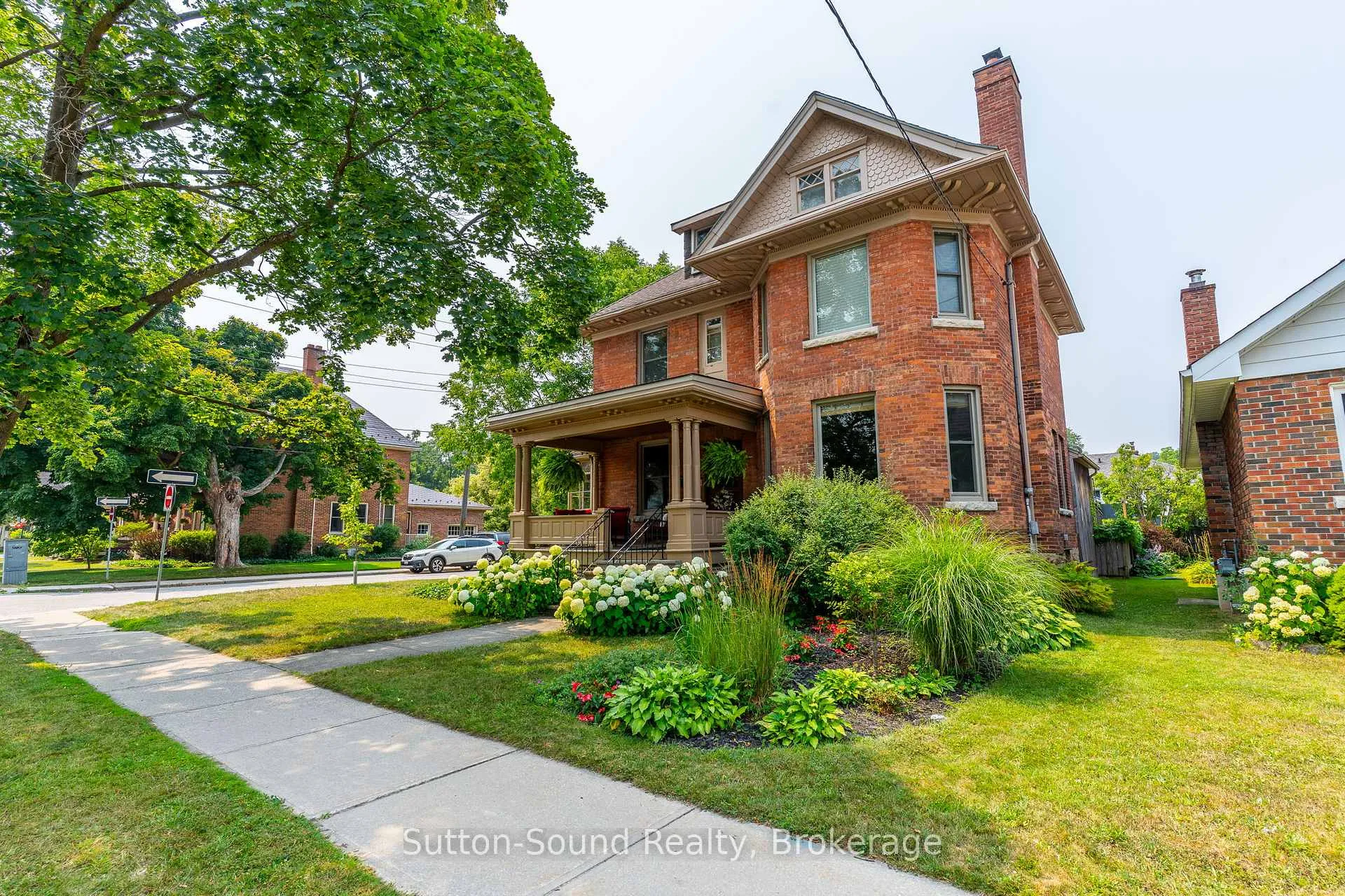 Front of 1304 4th Avenue W
