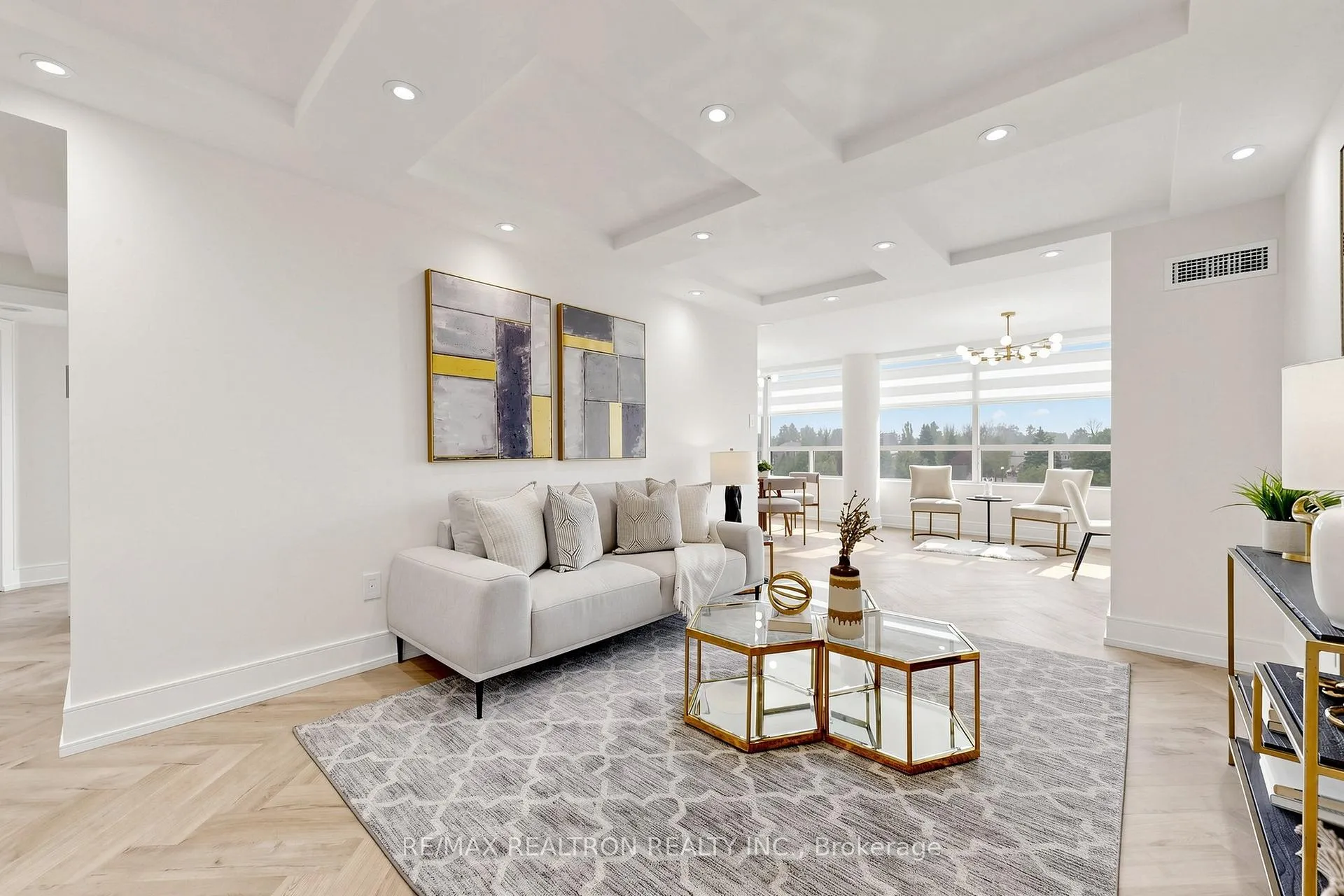 Photo 8 of Unit 308, 7 Townsgate Drive, Vaughan, Crestwood-Springfarm-Yorkhill — HOMEH