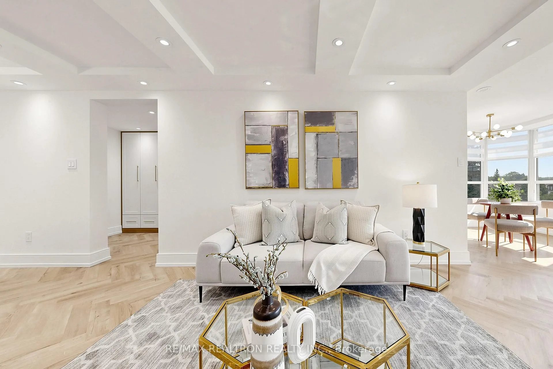 Photo 10 of Unit 308, 7 Townsgate Drive, Vaughan, Crestwood-Springfarm-Yorkhill — HOMEH