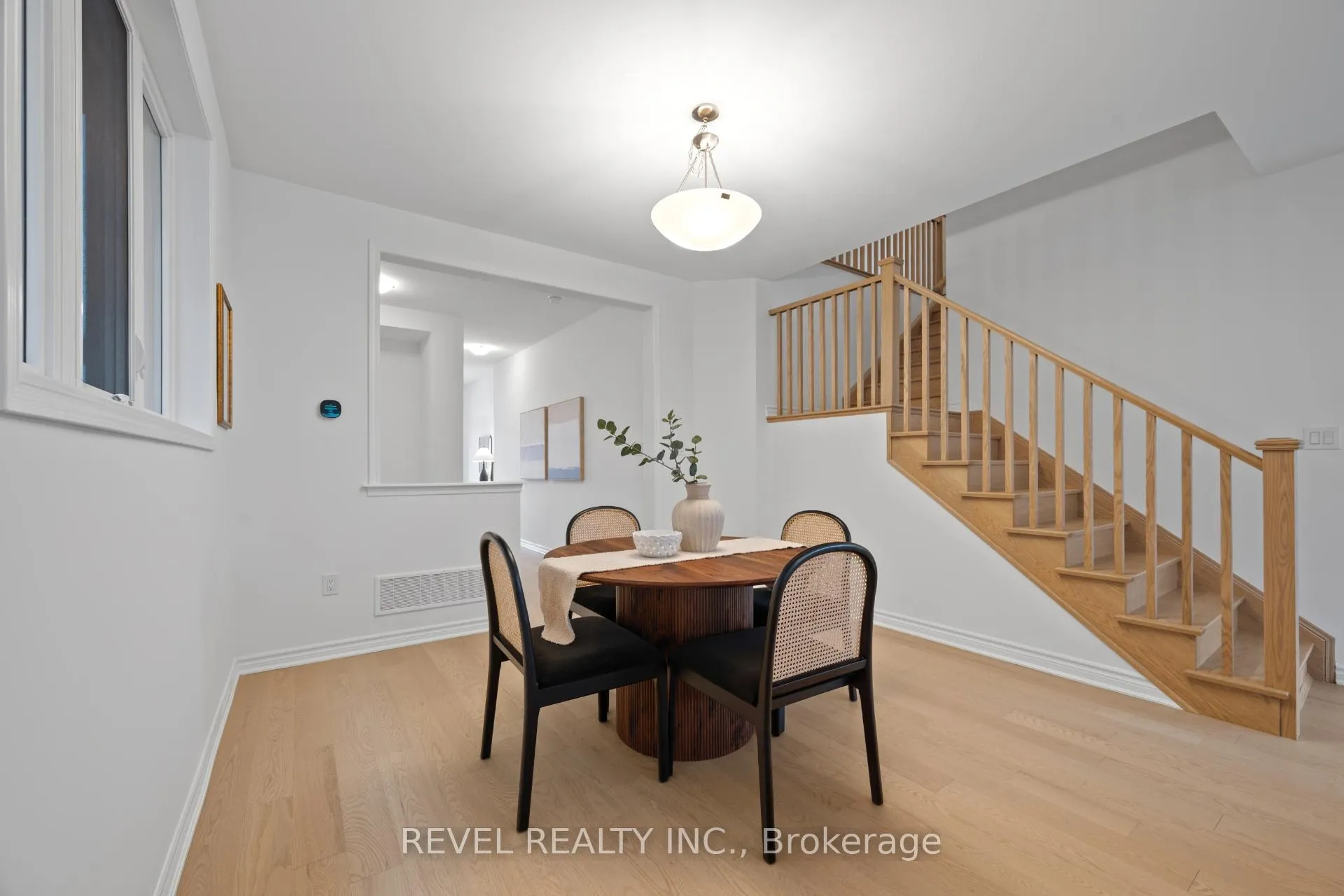 Photo 11 of 1313 Farrell Court, Milton, Bowes — HOMEH