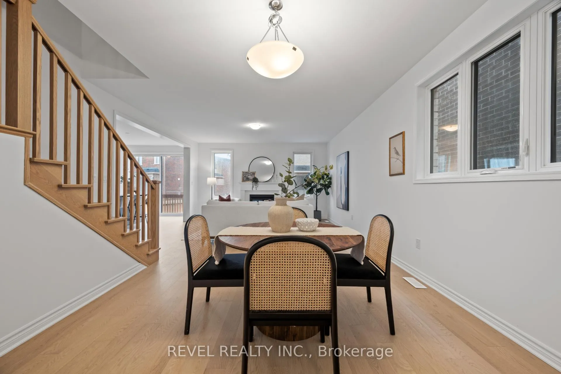 Photo 12 of 1313 Farrell Court, Milton, Bowes — HOMEH