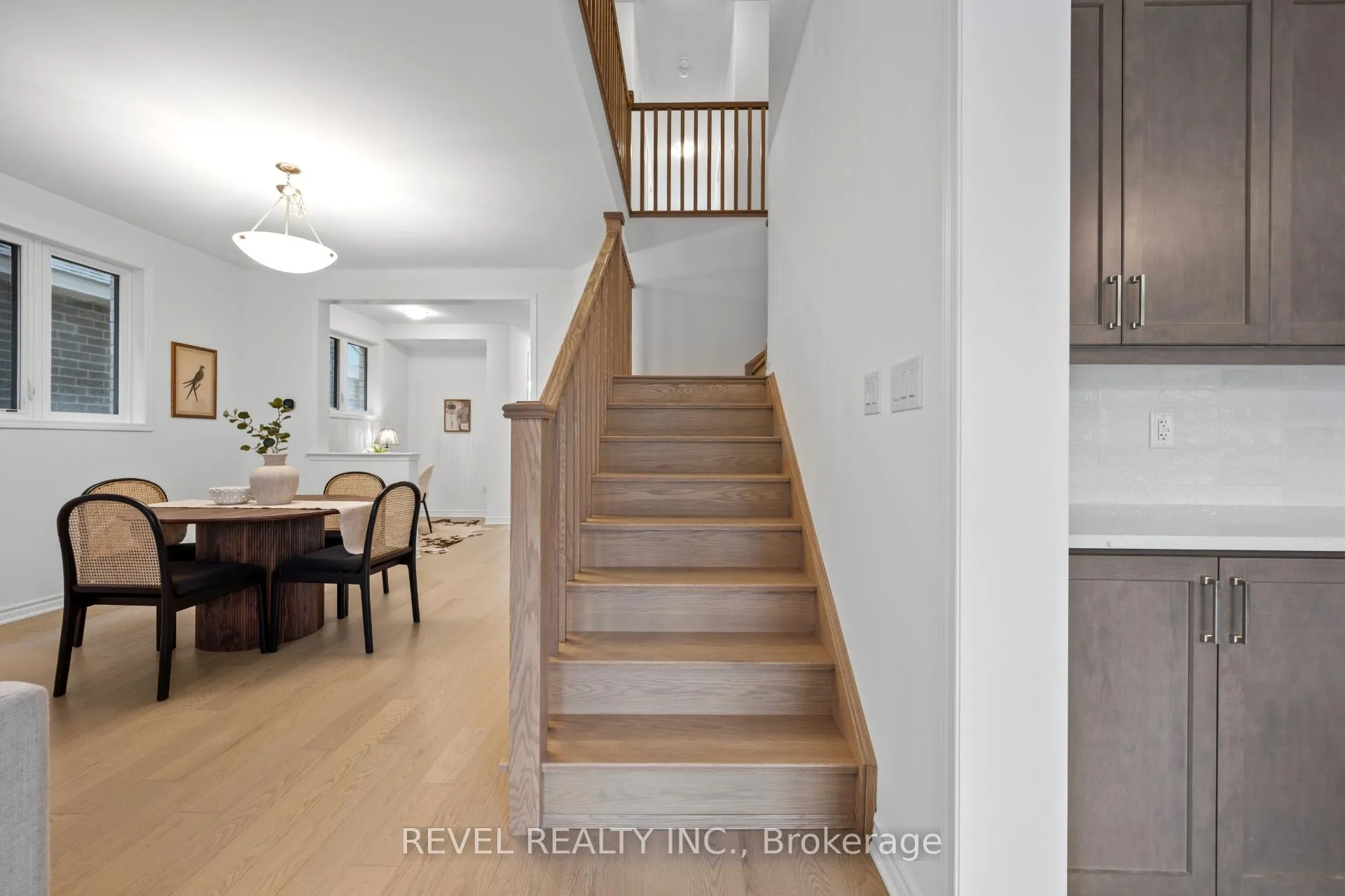 Photo 15 of 1313 Farrell Court, Milton, Bowes — HOMEH