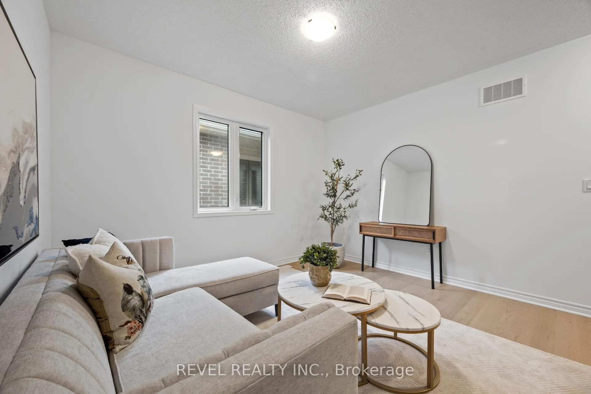 Photo 18 of 1313 Farrell Court, Milton, Bowes — HOMEH