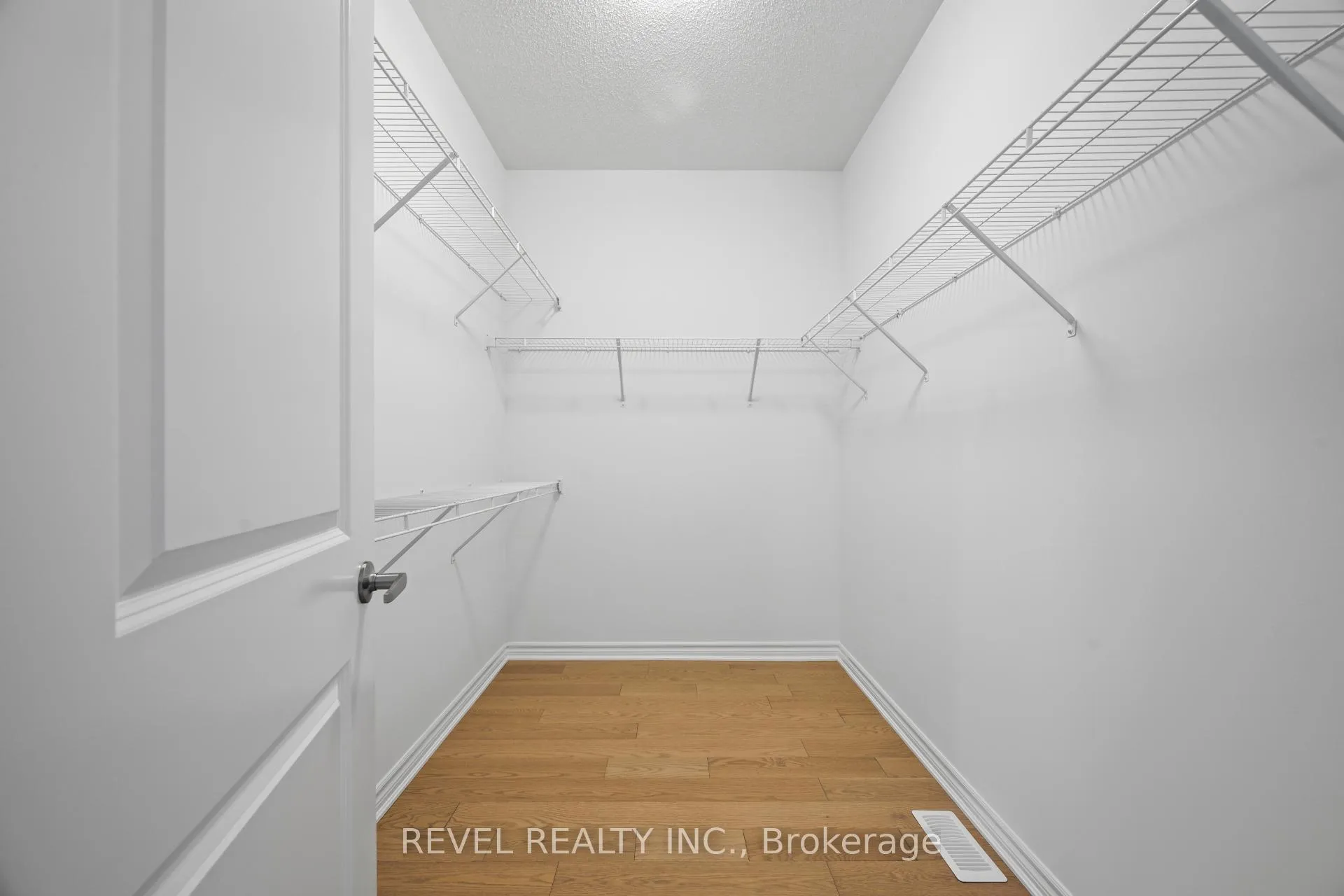 Photo 21 of 1313 Farrell Court, Milton, Bowes — HOMEH